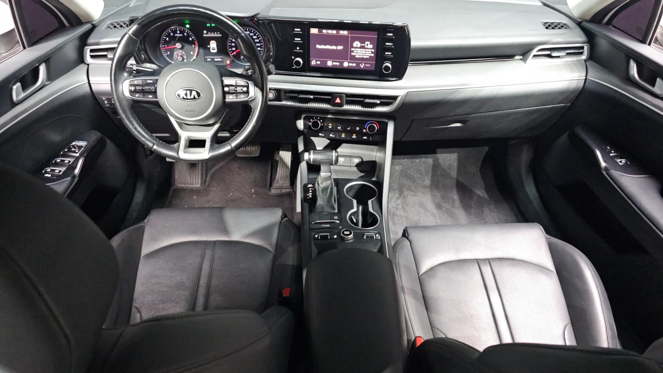 Kia K5 3 2.0 LPI() 2020 4/5