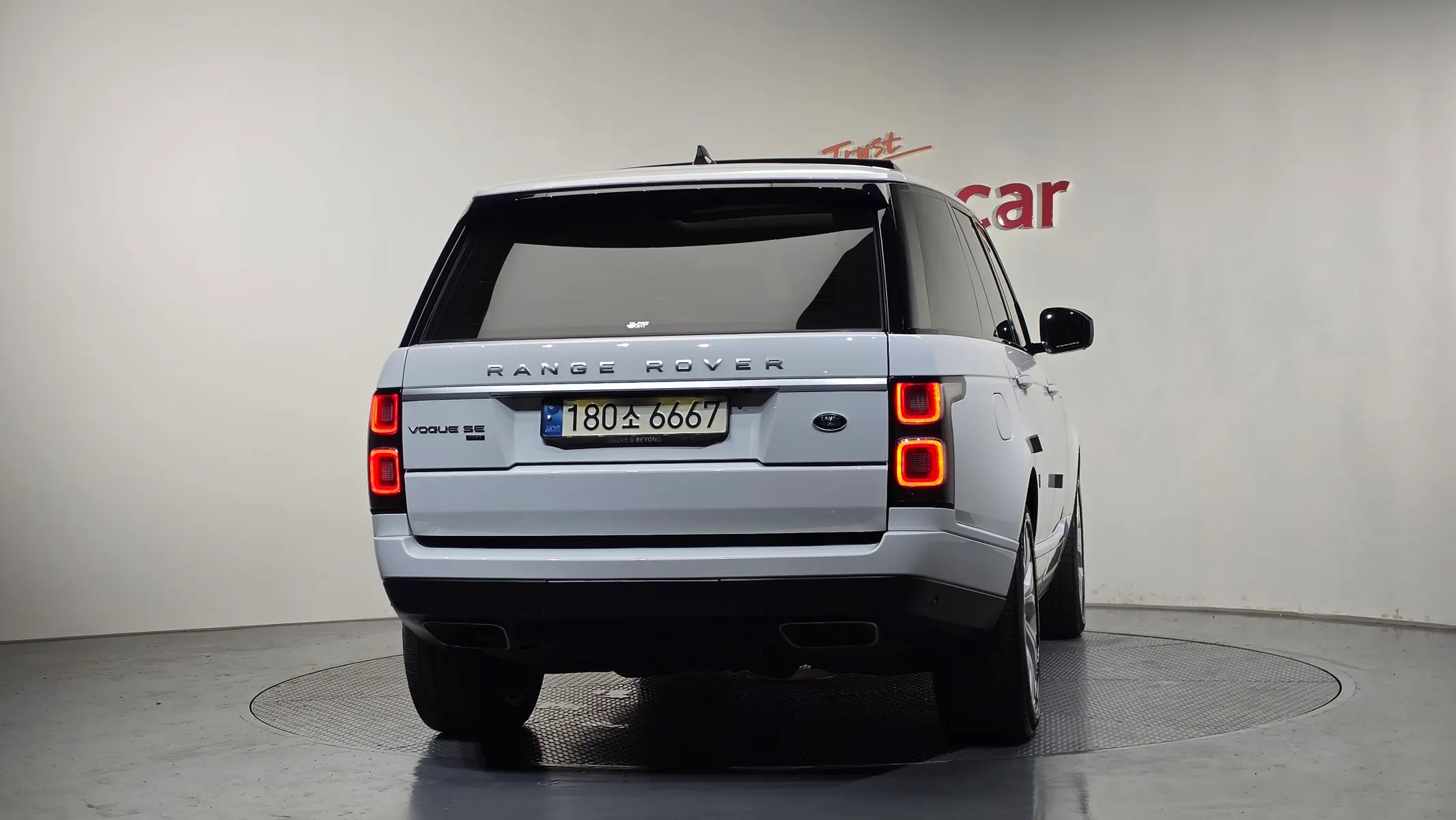Land Rover 4 D350 Vogue SE 2021 3/46