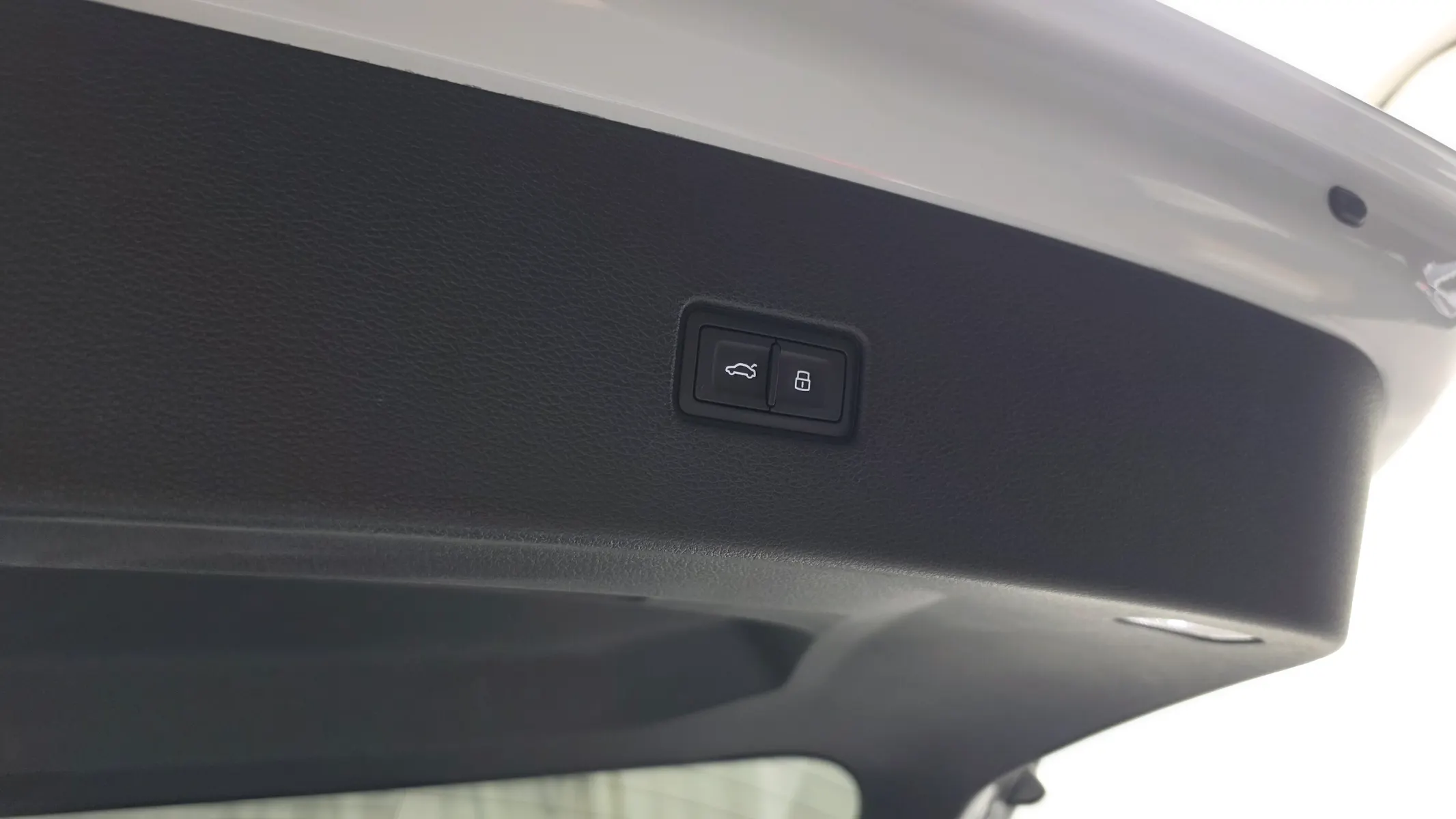 Audi Q8 (4M) 55 TFSI 2023 33/34