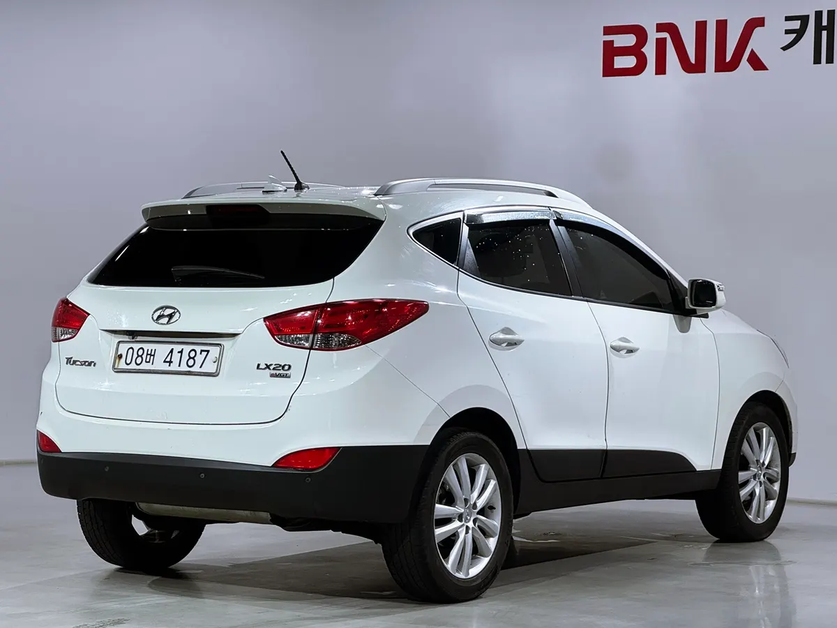 Hyundai ix 2WD LX20 2010 2/21