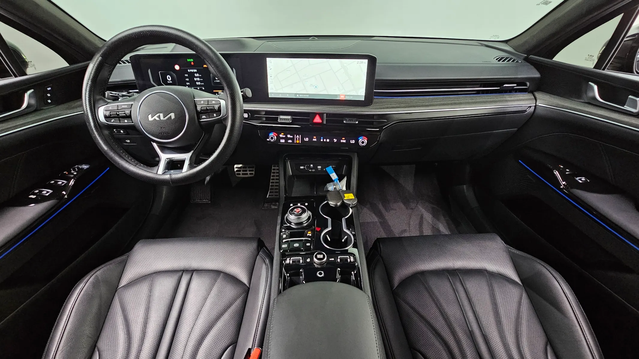 Kia K5 3 2.0 2024 4/5