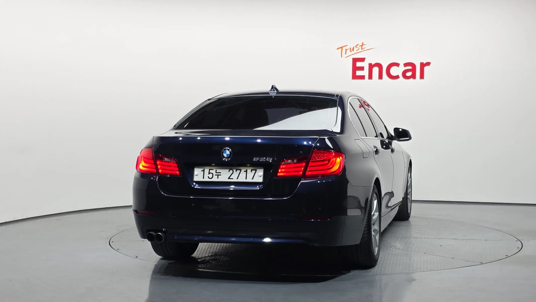 BMW 5 Series (F10) 528i 2012 3/33