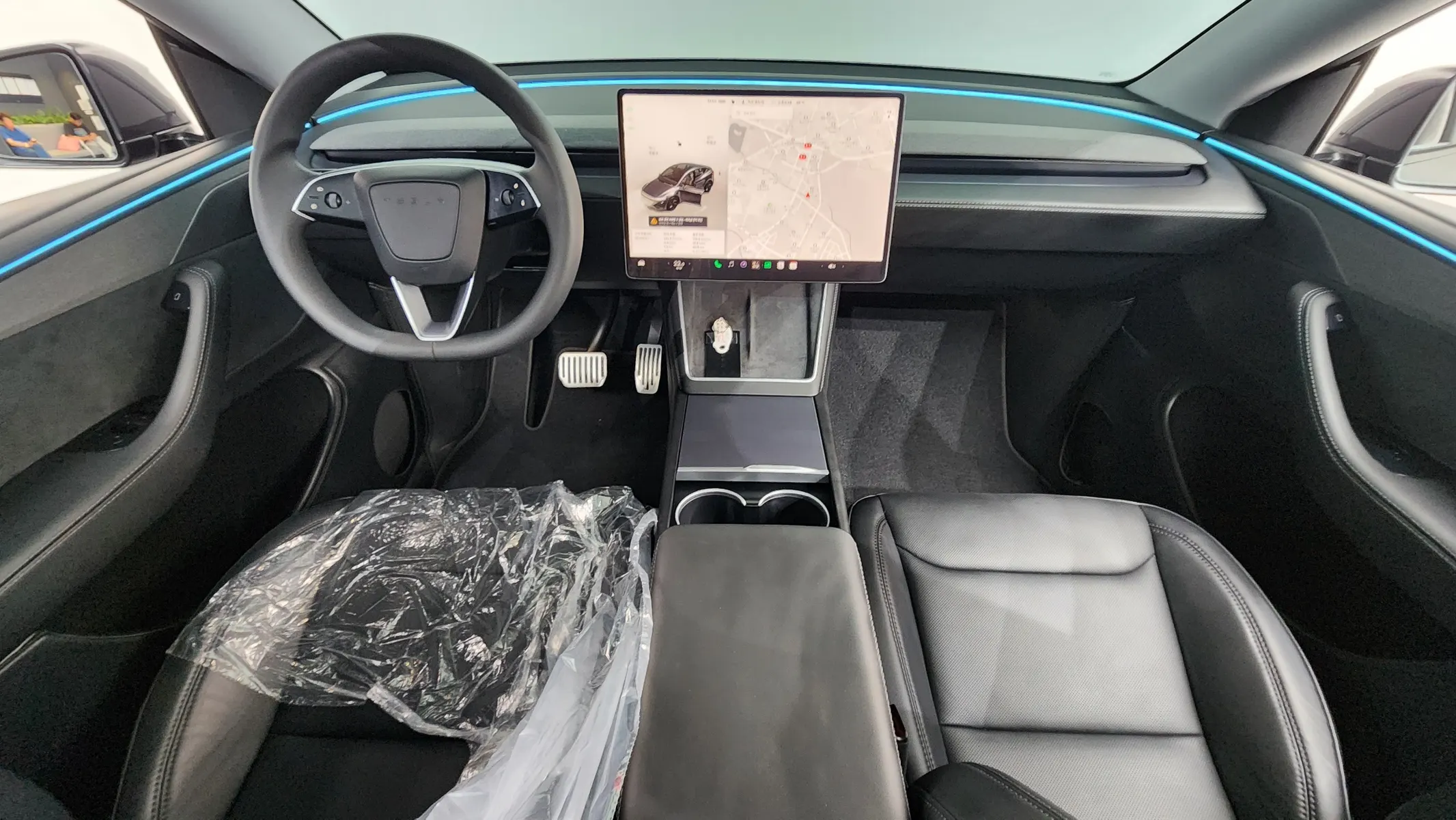 Tesla Y AWD 2025 4/5