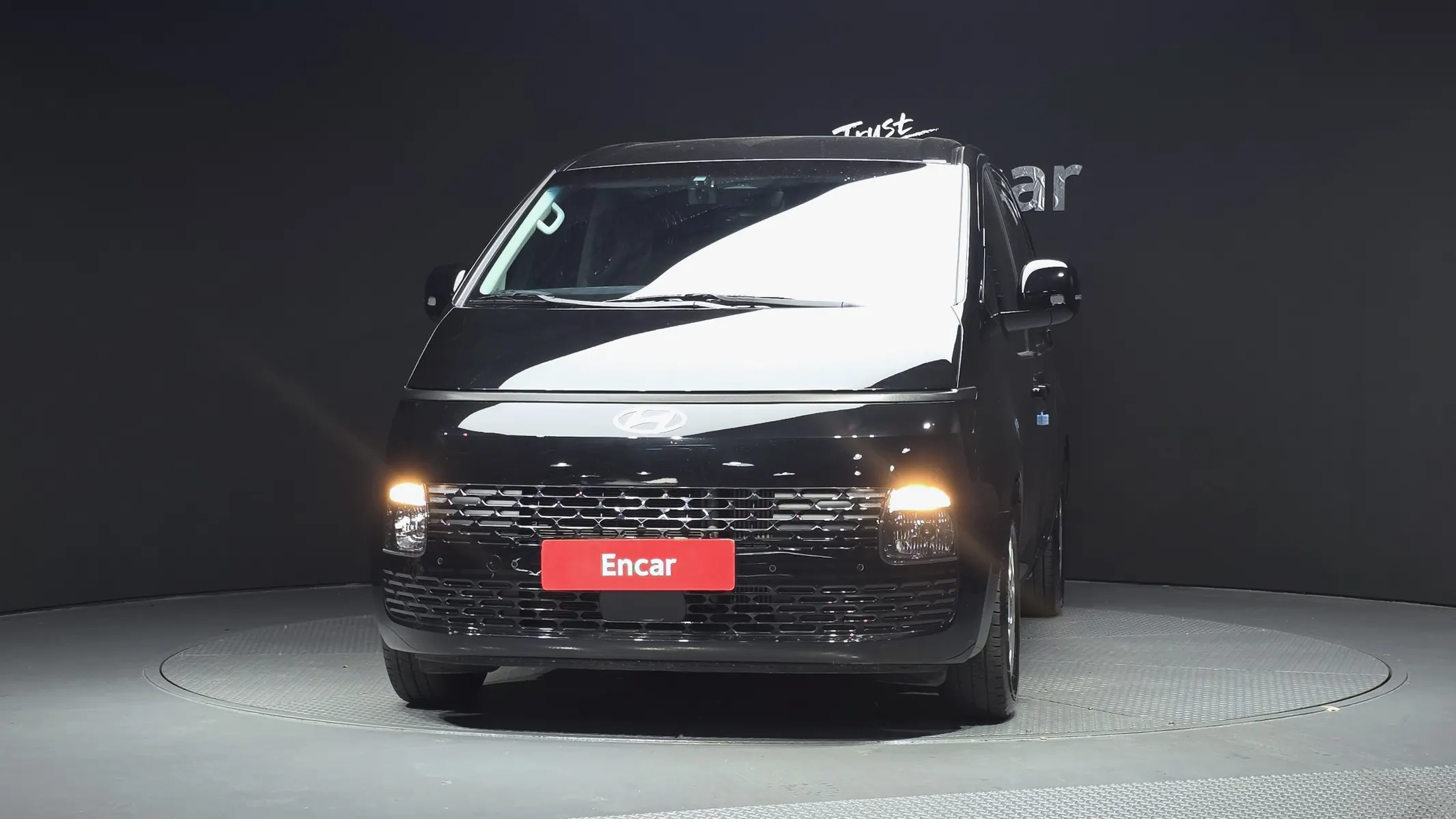 Hyundai Staria 3 2025 2/5