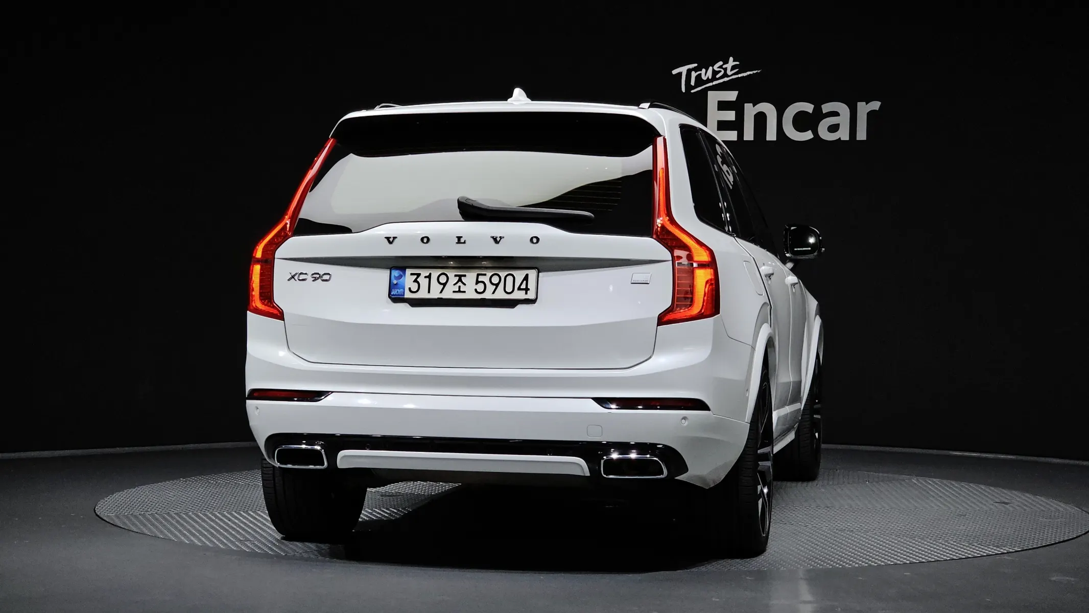 Volvo XC90 2 T8 R- 2021 3/5