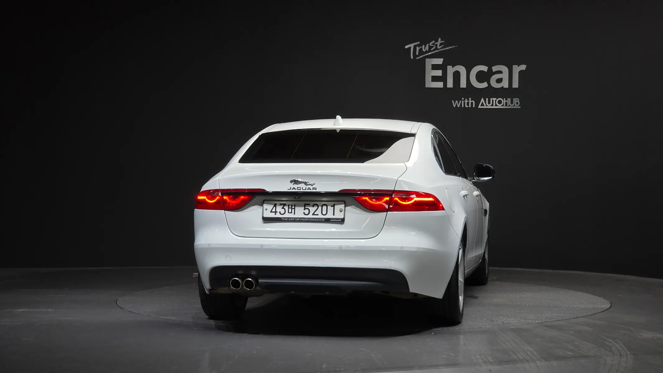 Jaguar XF (X260) 20d 2018 3/5