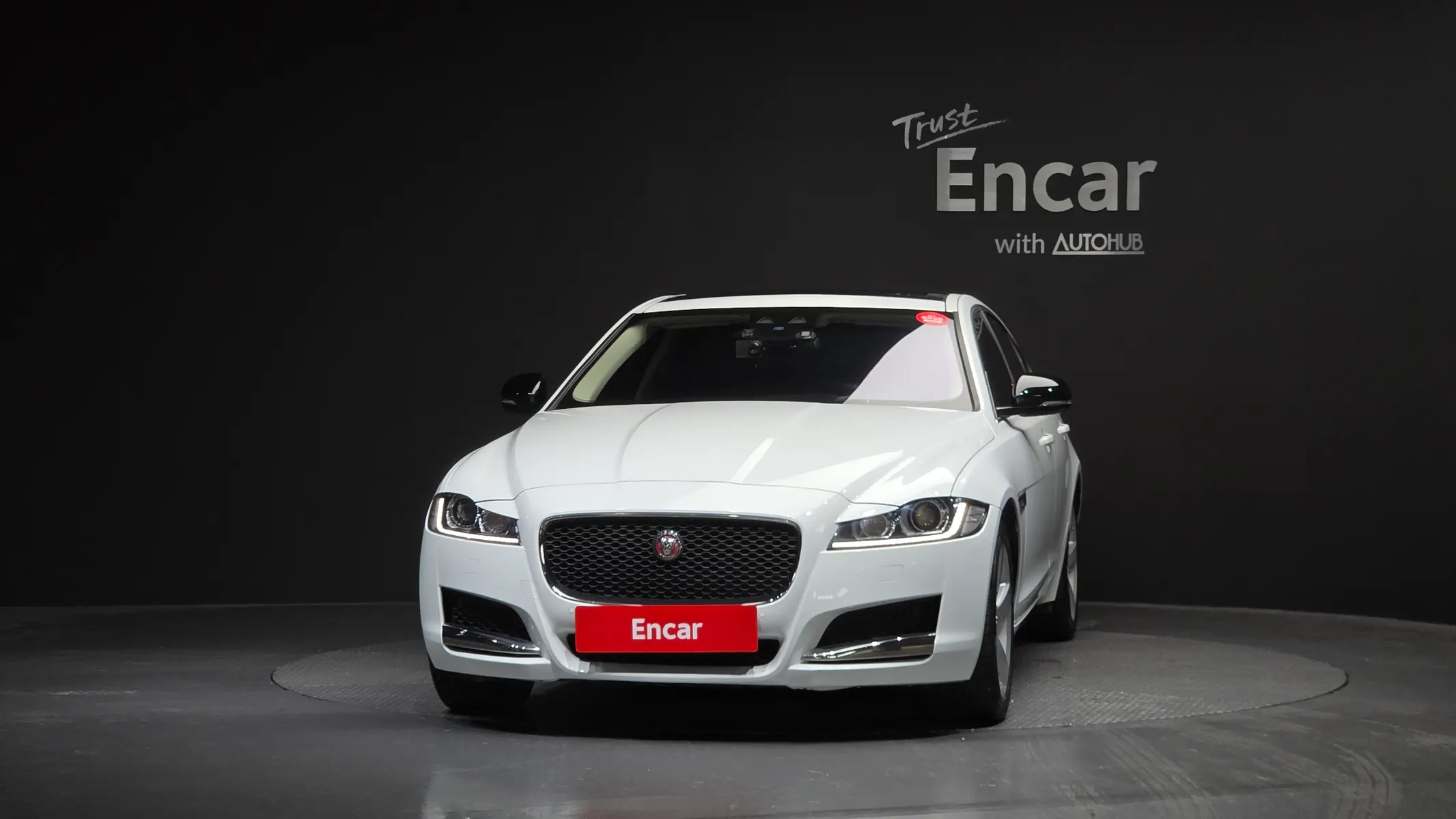 Jaguar XF (X260) 20d 2018 2/5