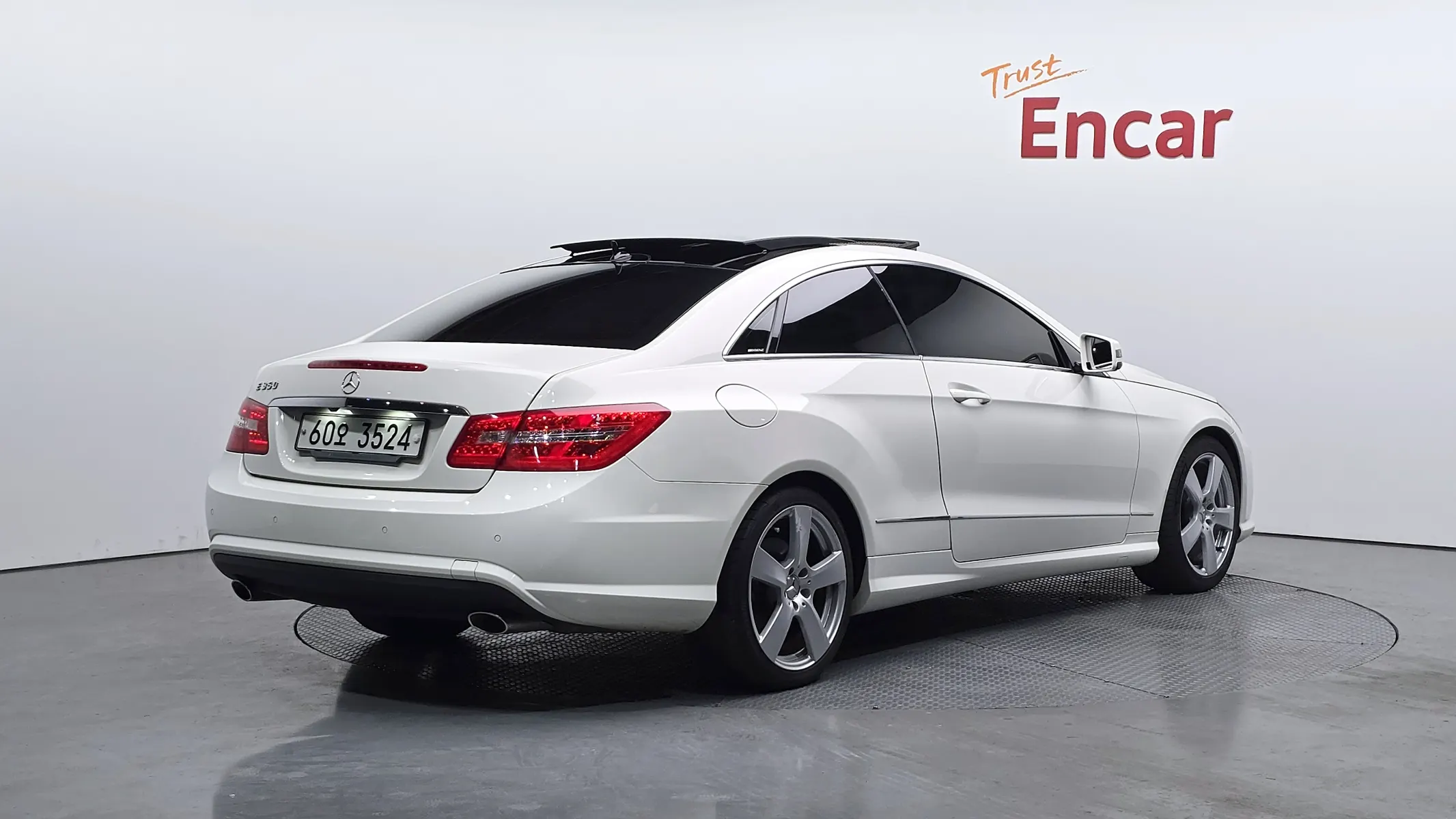 Mercedes-Benz E-Class W212 E350 2010 2/28