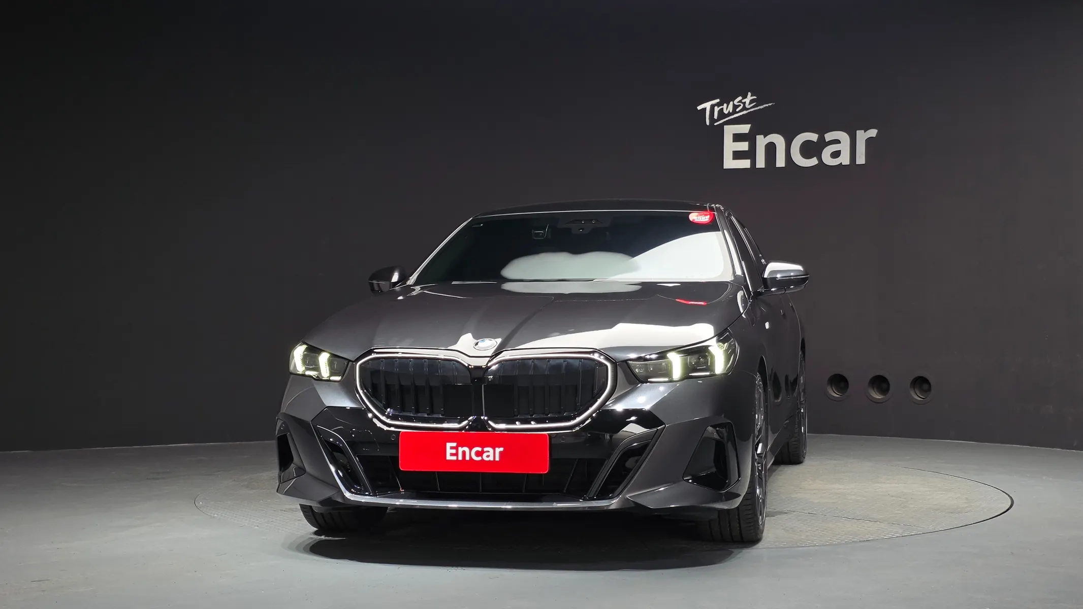 BMW 5 Series (G60) 530i xDrive M 2025 3/33