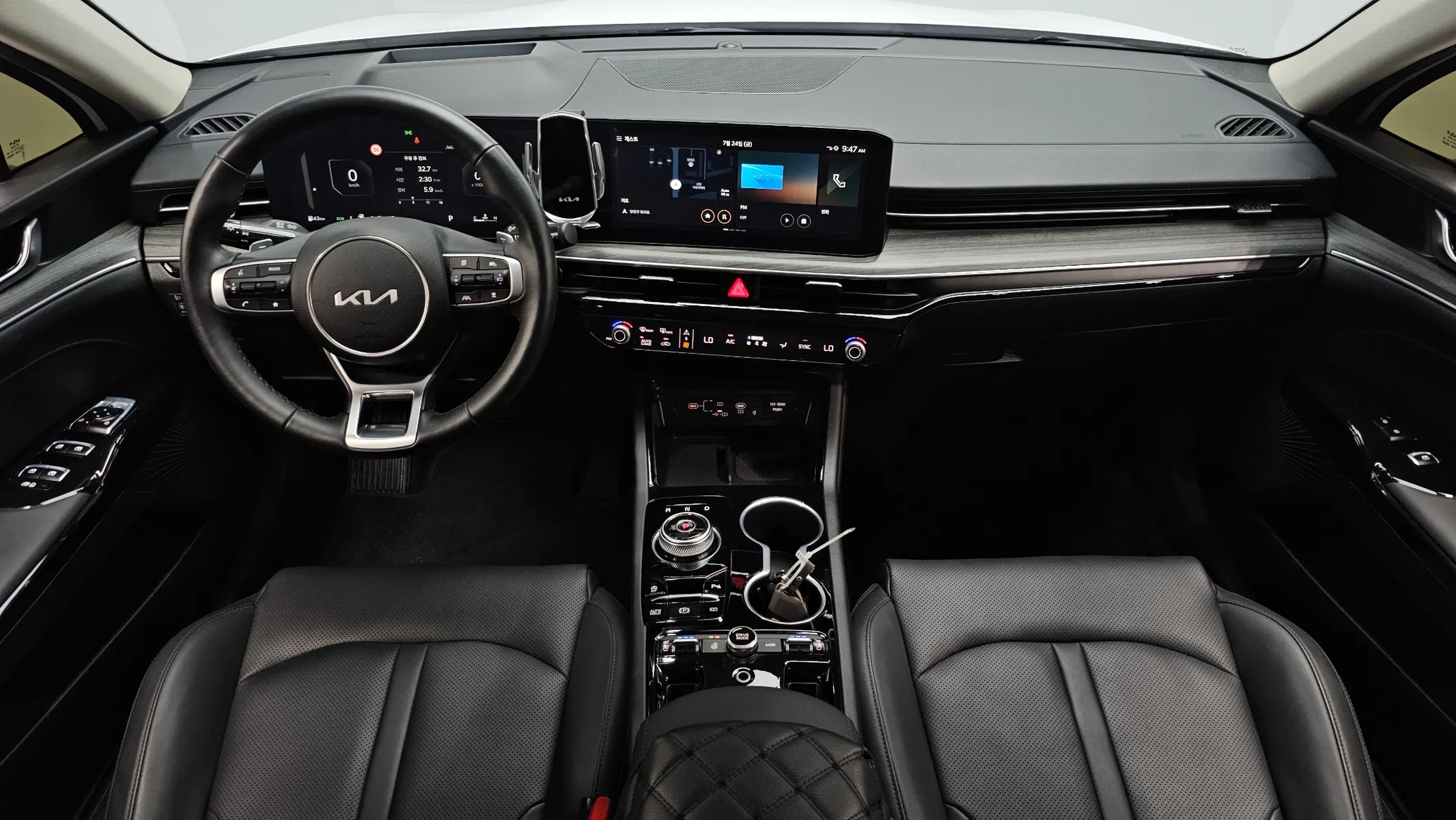 Kia K5 3 2.0 2023 4/5