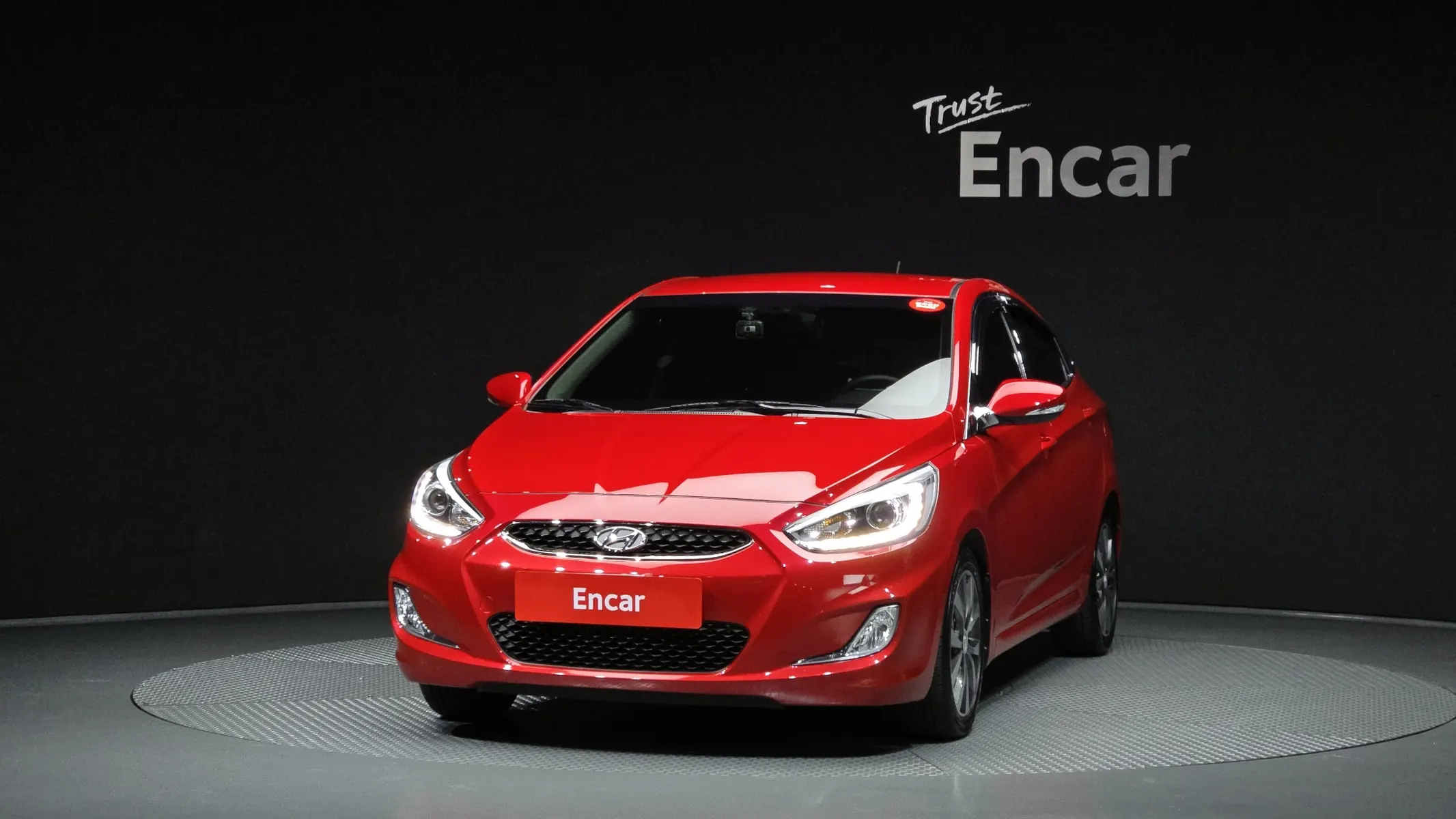 Hyundai () 1.4 VVT 2013 3/33