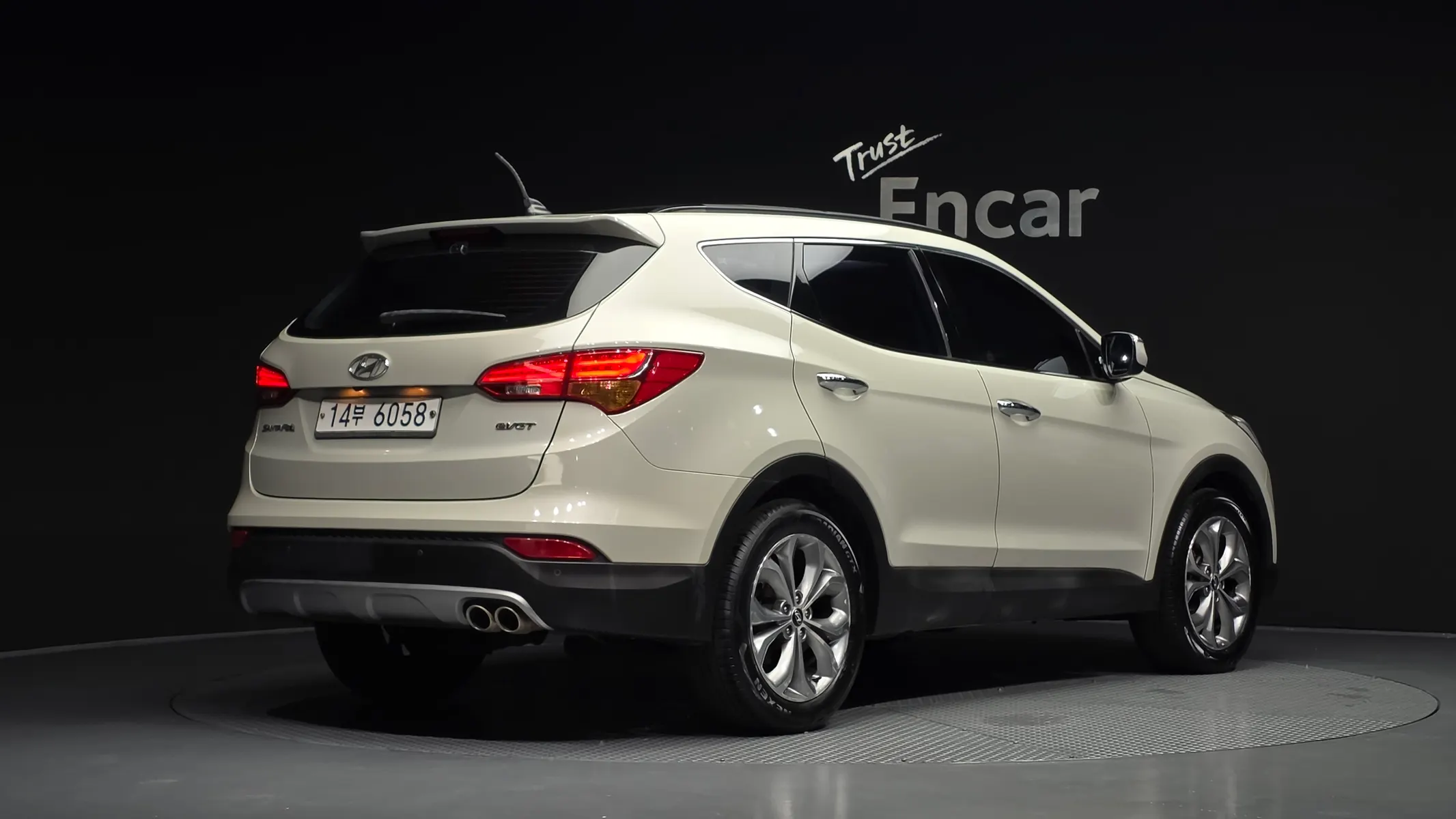 Hyundai DM (e-VGT) 2.0 2WD 2012 2/32