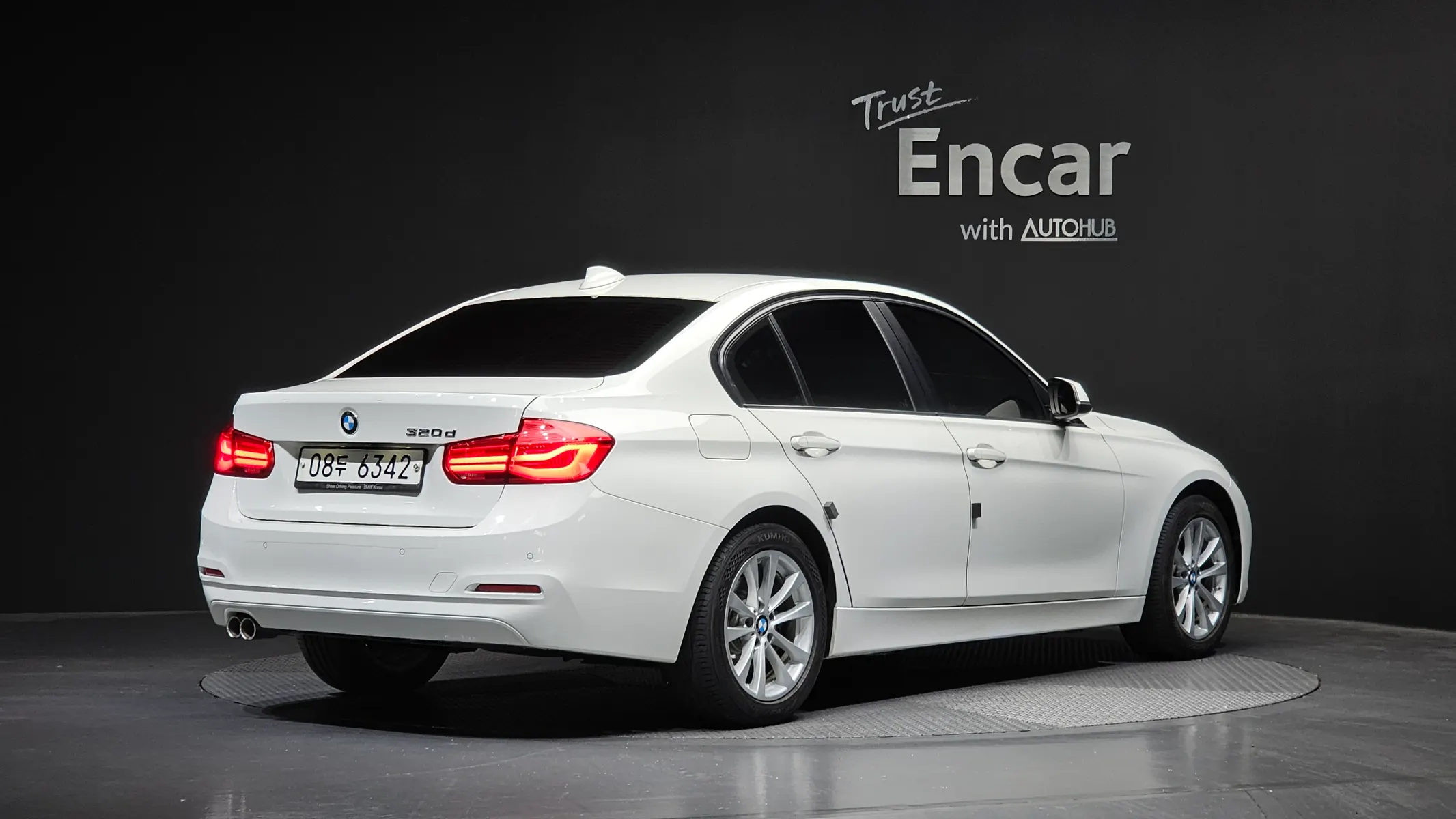 BMW 3 Series (F30) 320d 2018 2/36