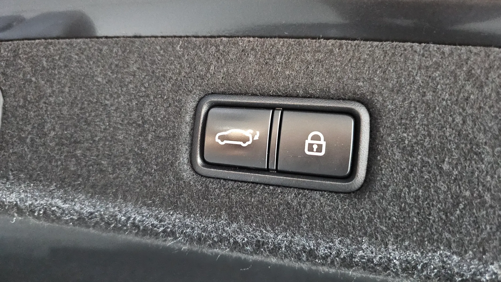 Genesis EQ900 3.3 T-GDI AWD 2017 37/38