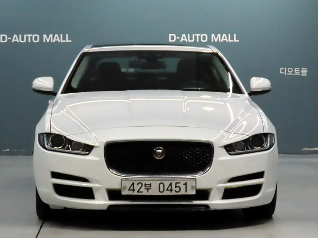 Jaguar XE 20d 2015 2/21