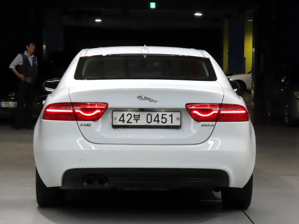 Jaguar XE 20d 2015 3/21