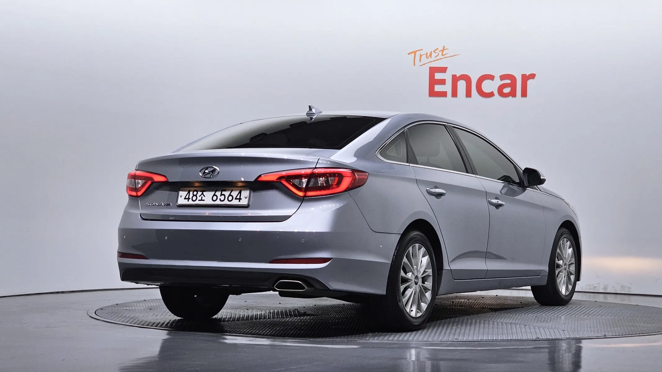 Hyundai LF LPI () 2014 2/33