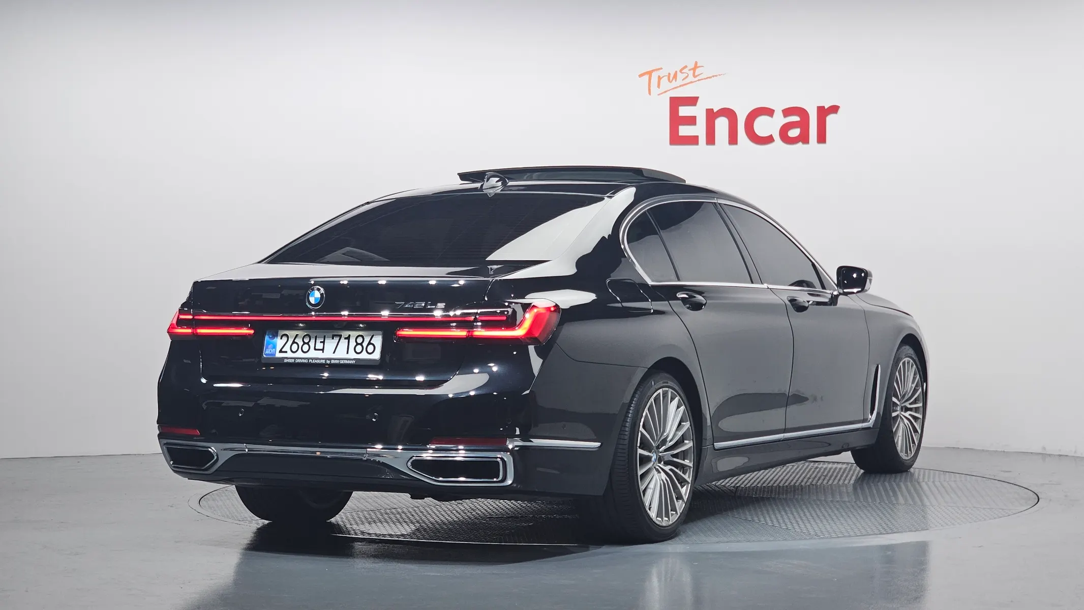 BMW 7 Series (G11) 745Le i 2020 2/21