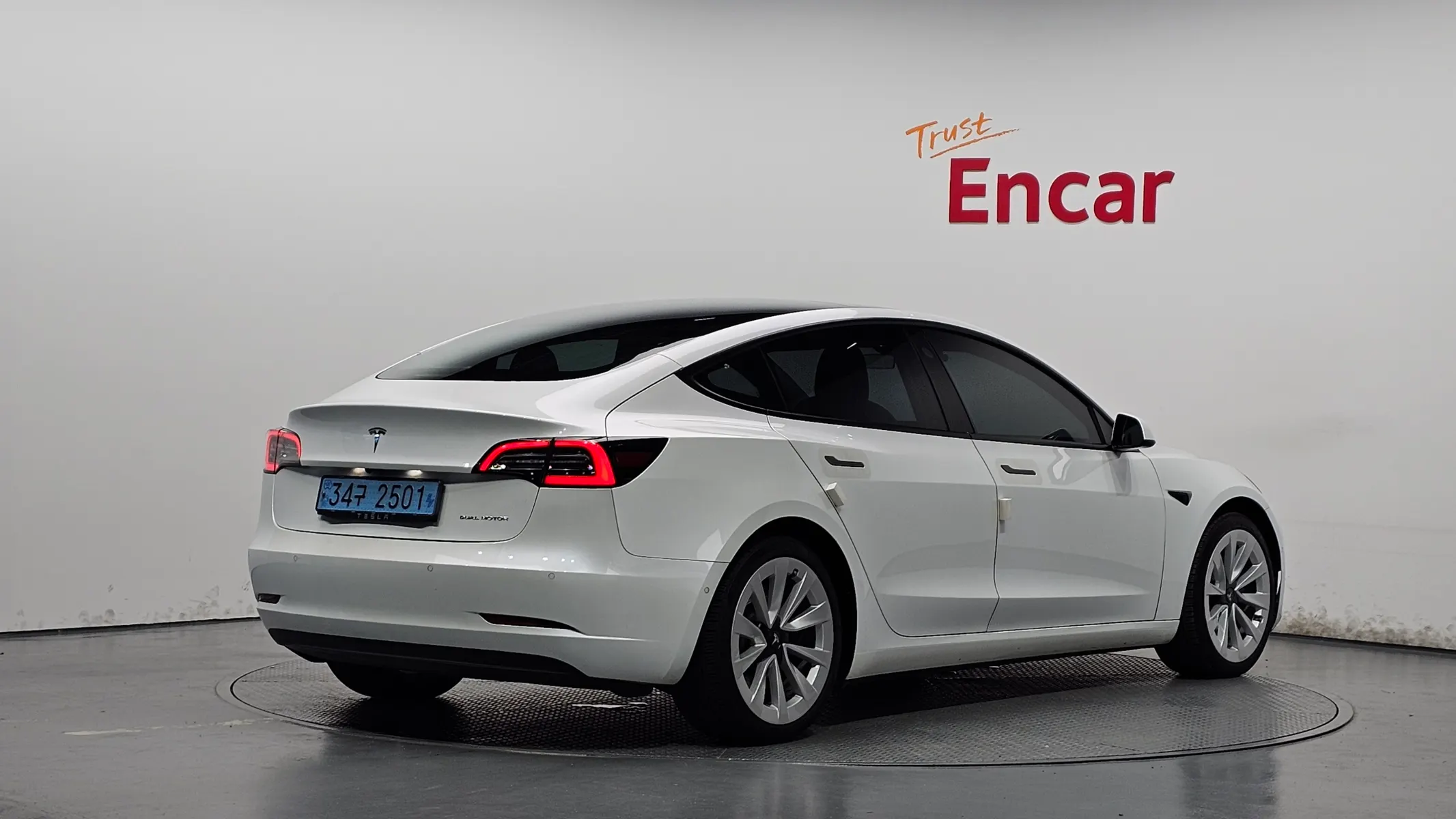 Tesla 3 AWD 2021 2/36