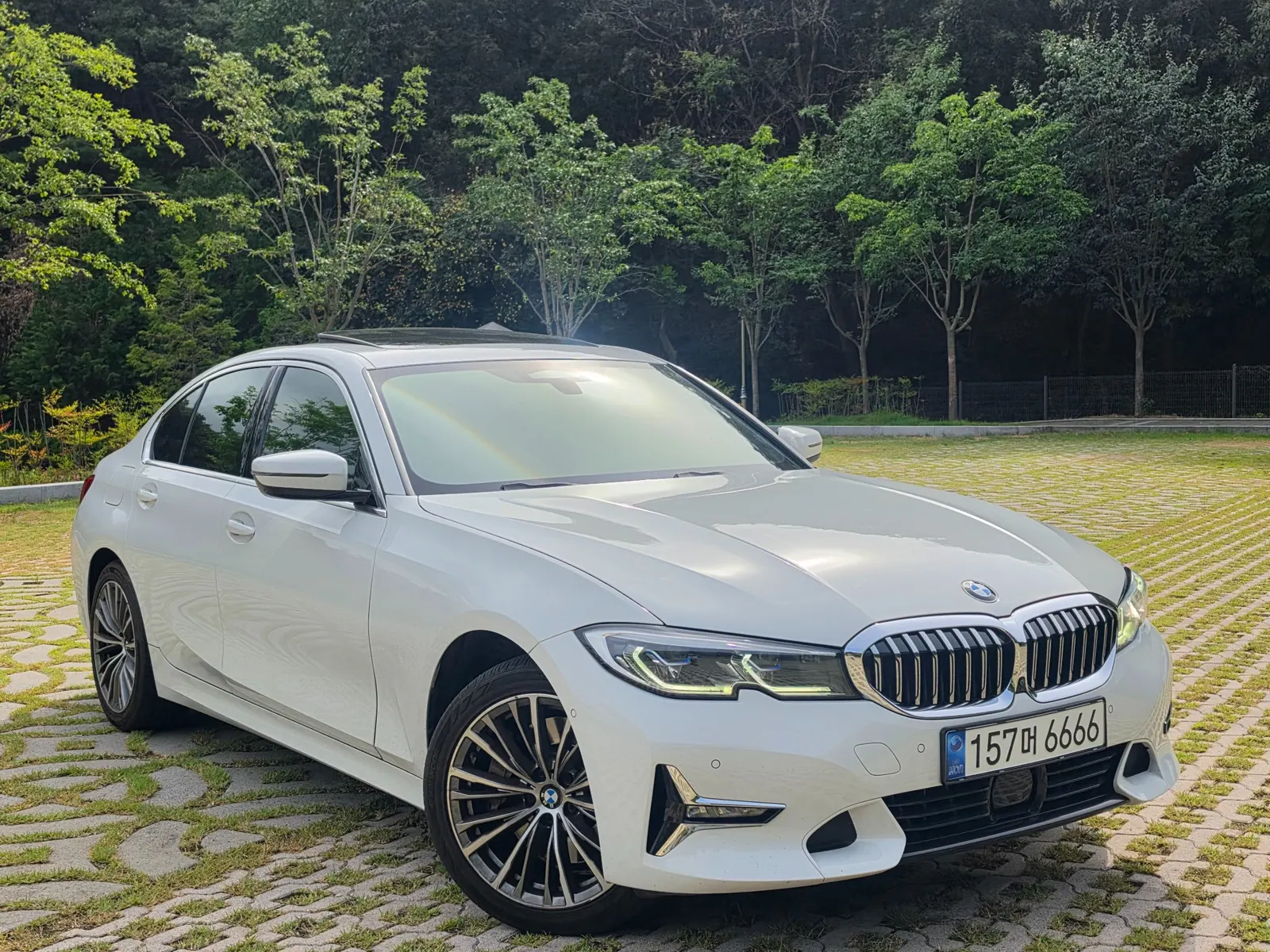 BMW 3 Series (G20) 330i 2019 3/18