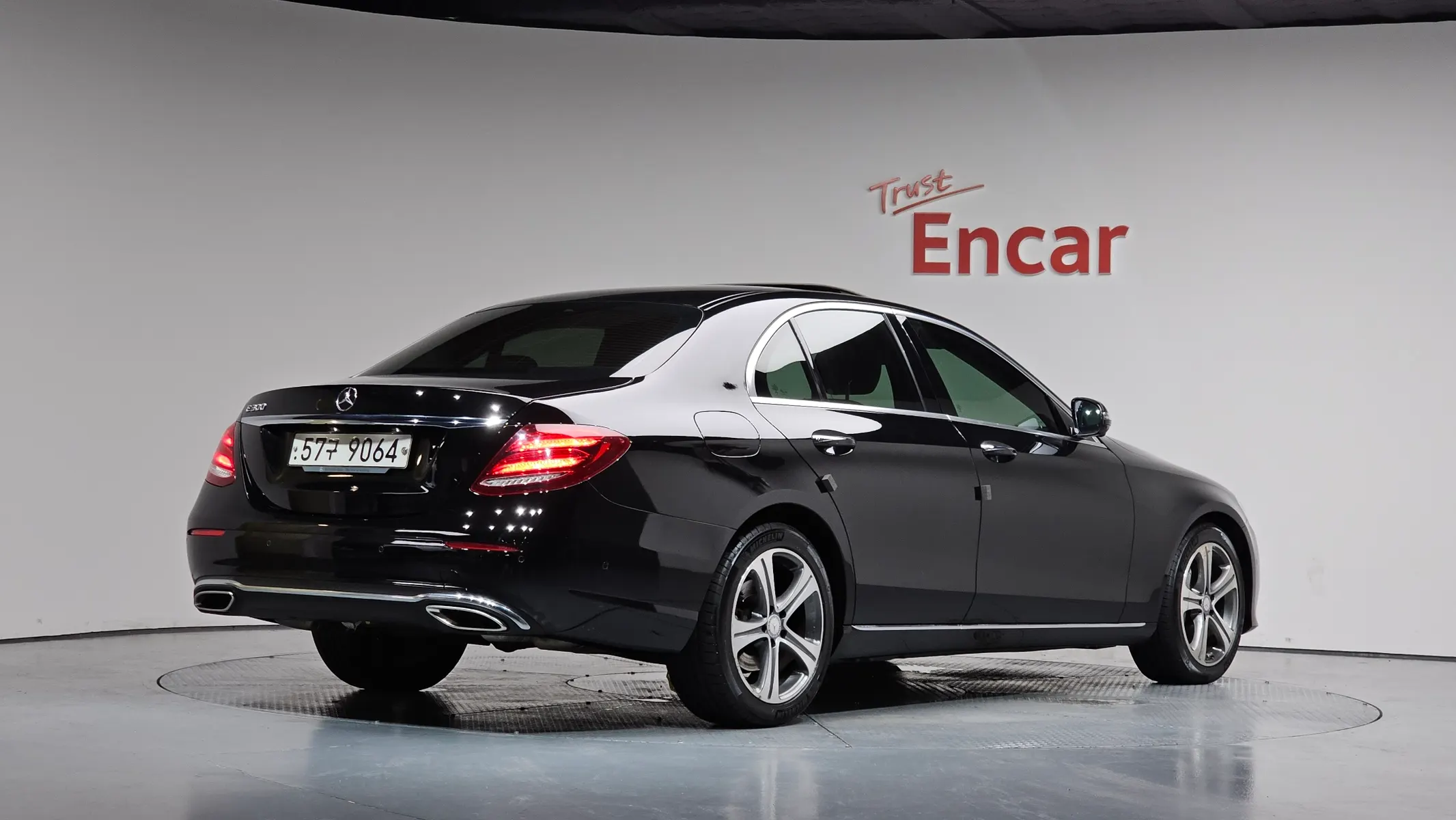 Mercedes-Benz E-Class W213 E300 2017 2/36