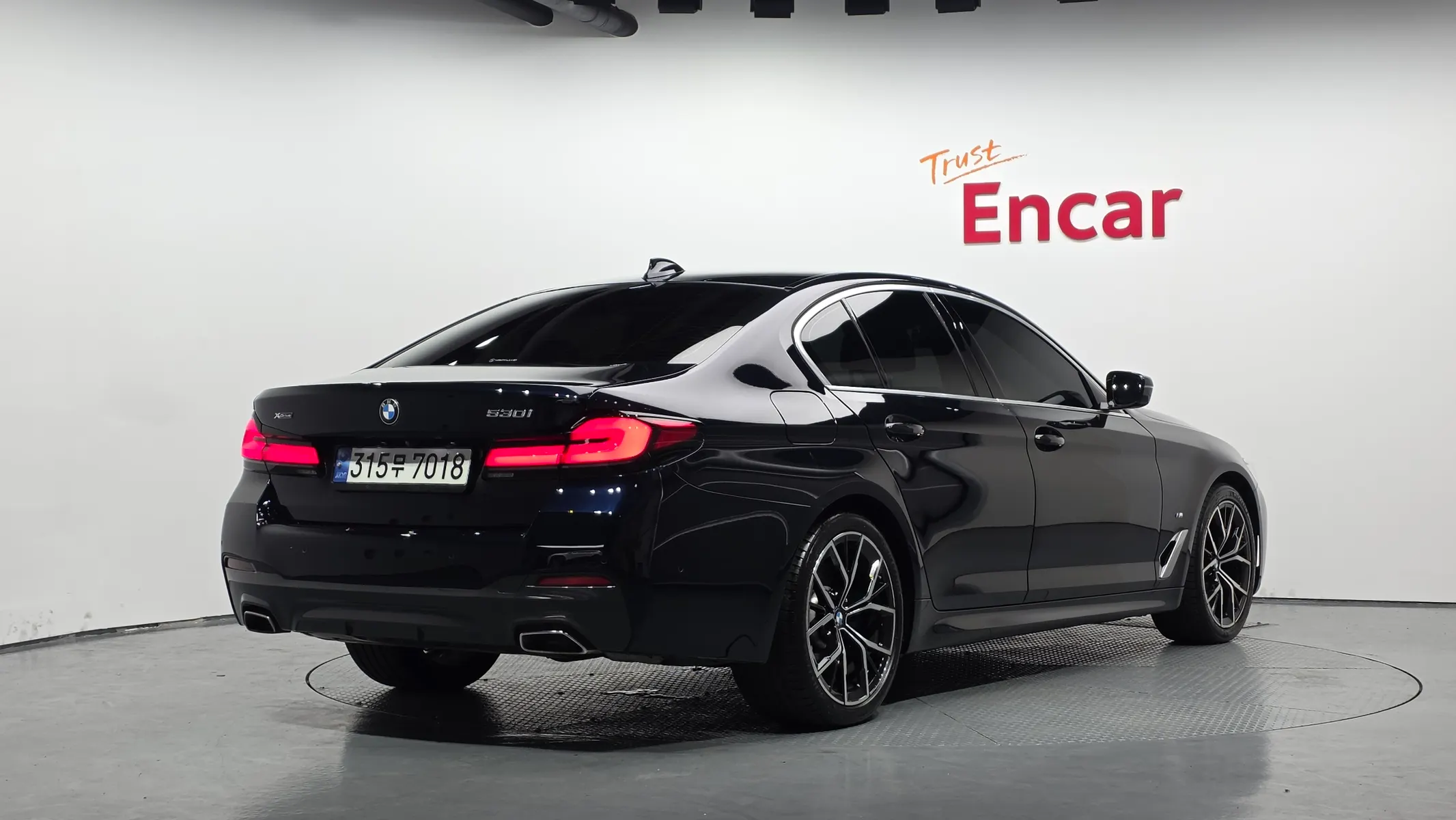 BMW 5 Series (G30) 530i xDrive M 2022 2/33