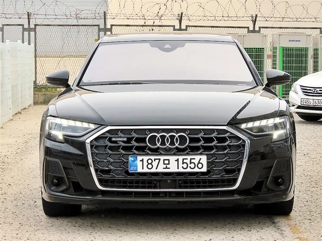 Audi A8 (D5) 55 TFSI LWB 2022 2/20