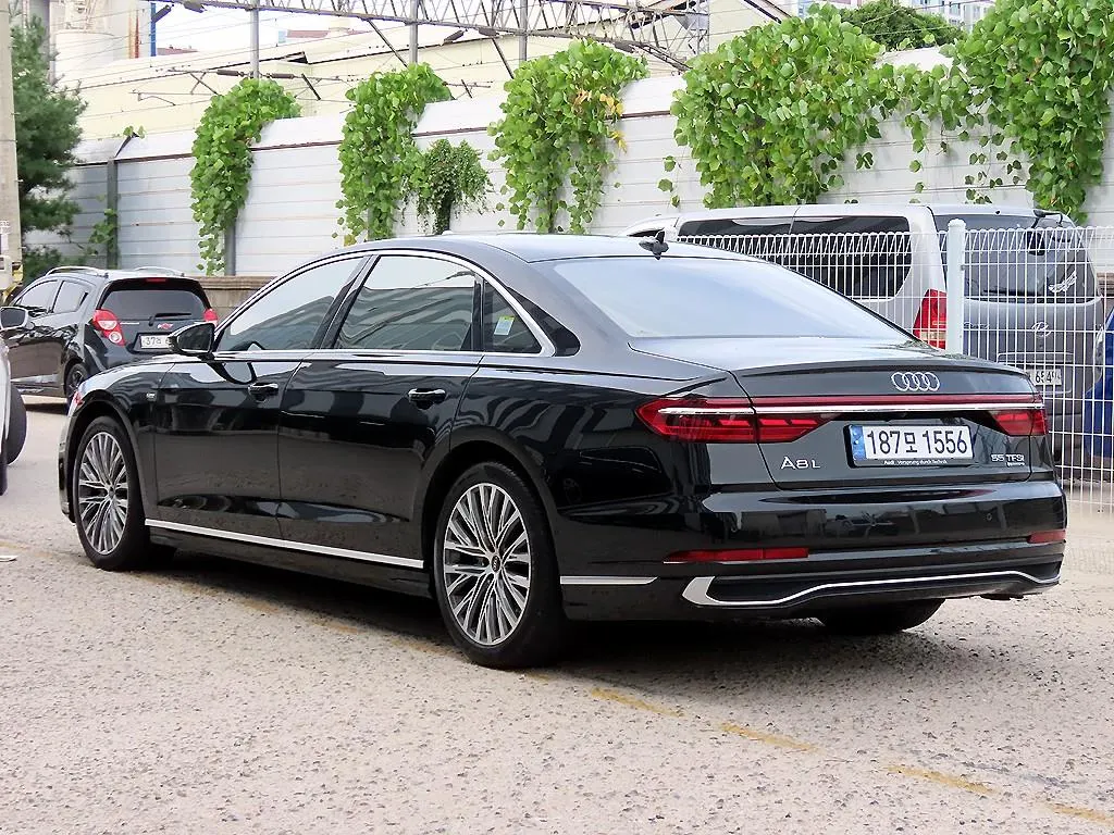 Audi A8 (D5) 55 TFSI LWB 2022 3/20