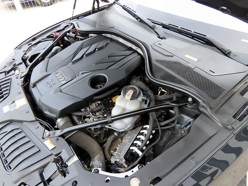 Audi A8 (D5) 55 TFSI LWB 2022 19/20
