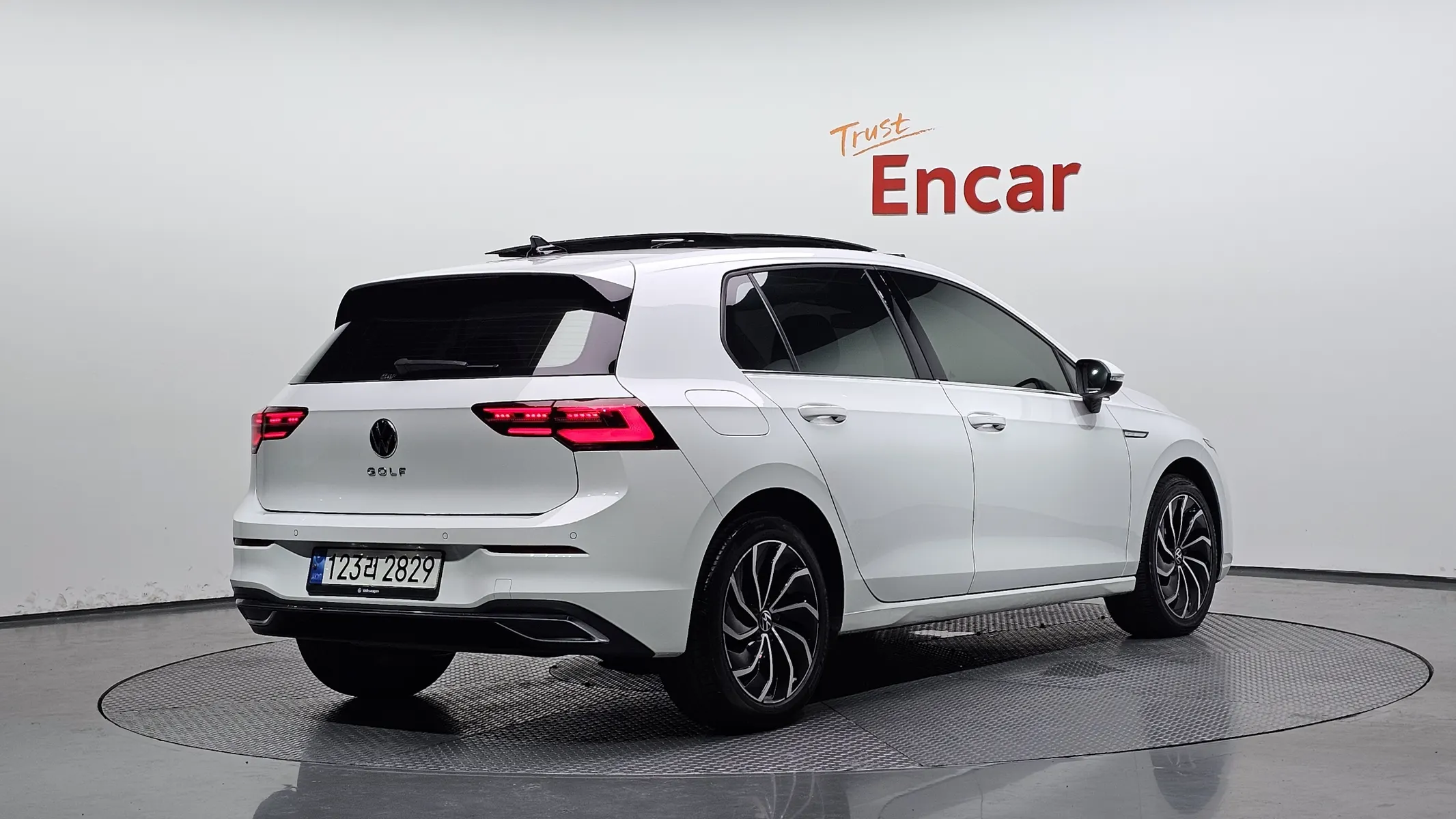 Volkswagen 8 2.0 TDI 2022 2/40