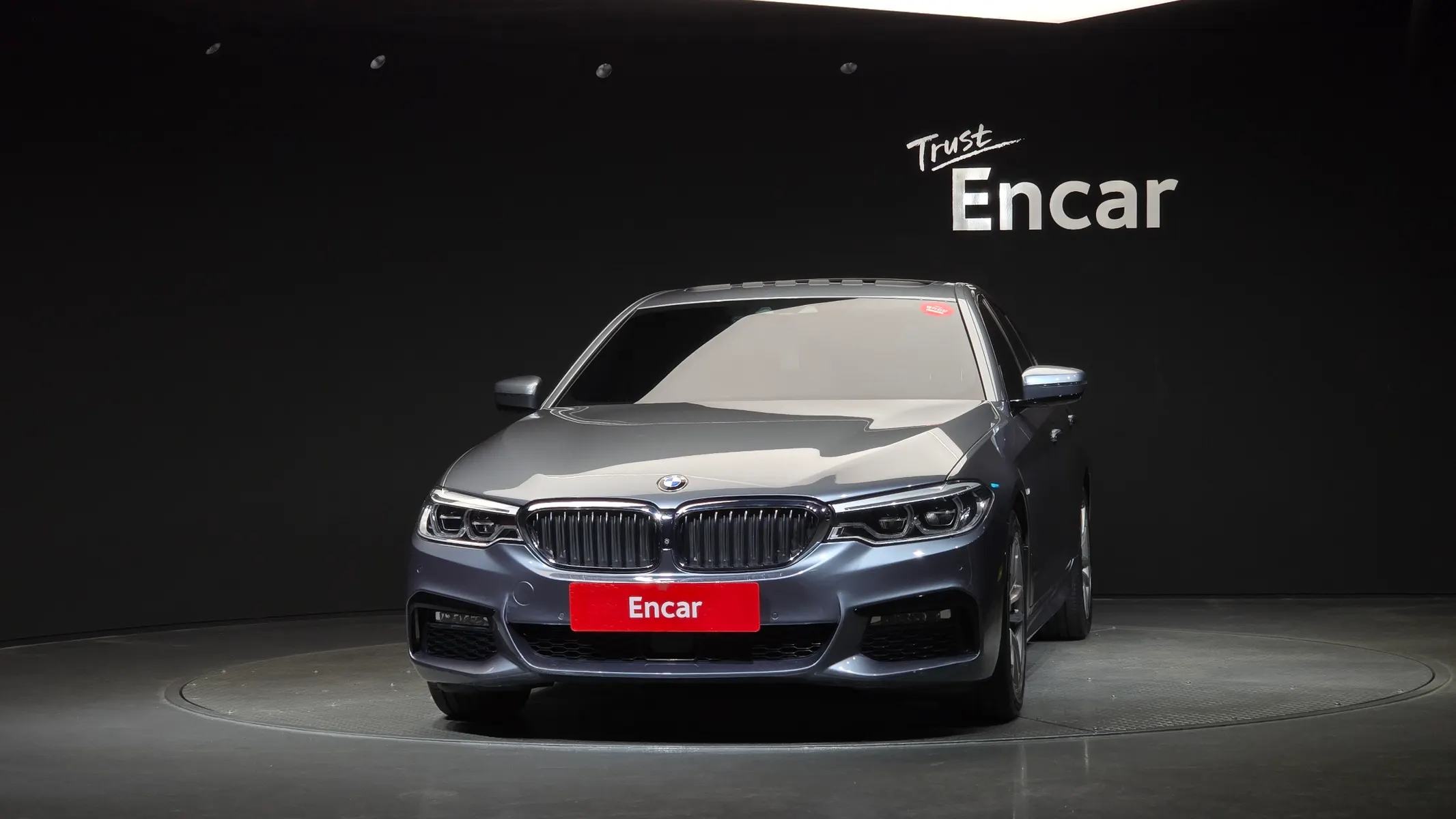 BMW 5 Series (G30) 520d M 2017 3/34