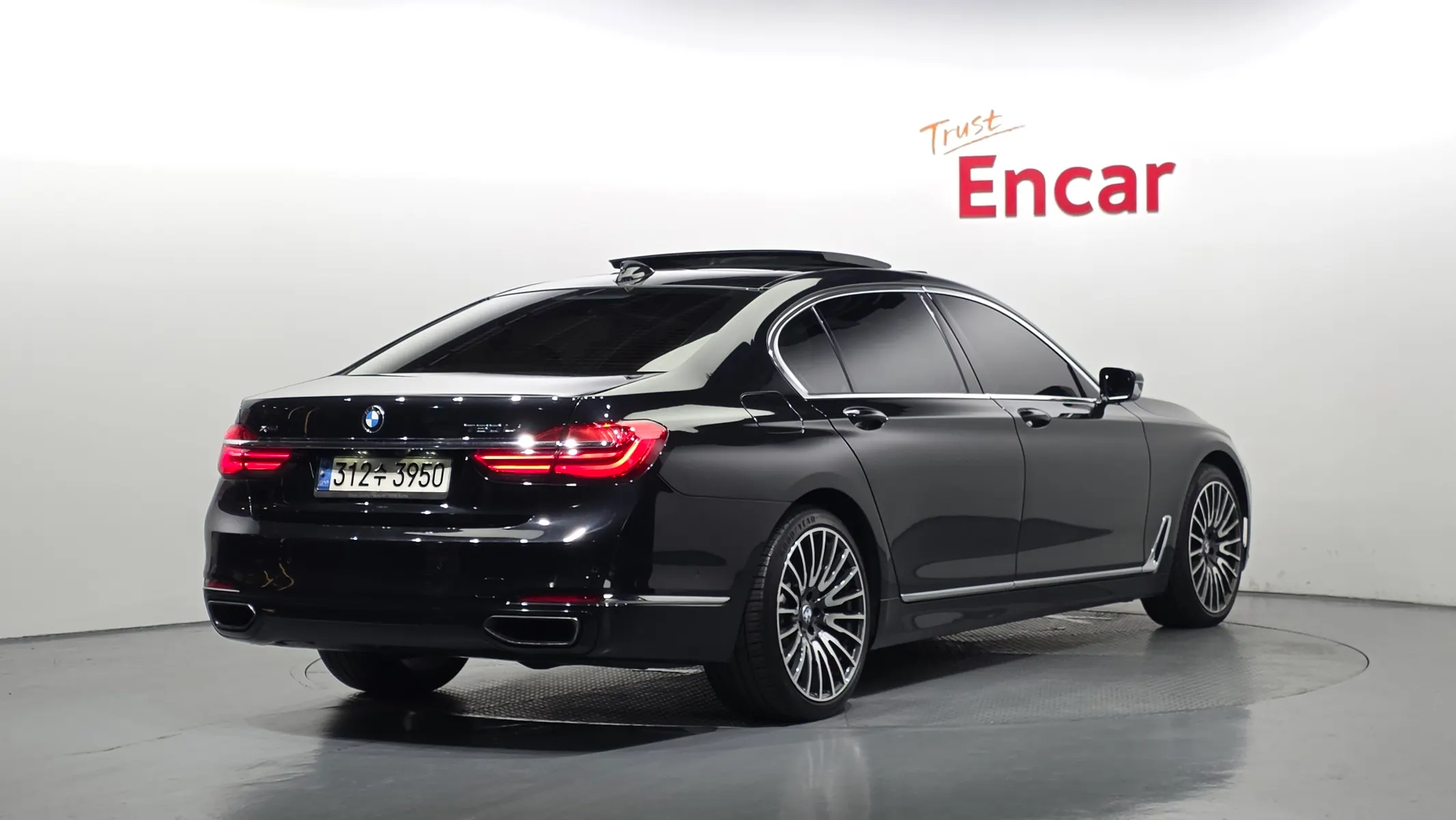 BMW 7 Series (G11) 730Ld xDrive 2016 2/34