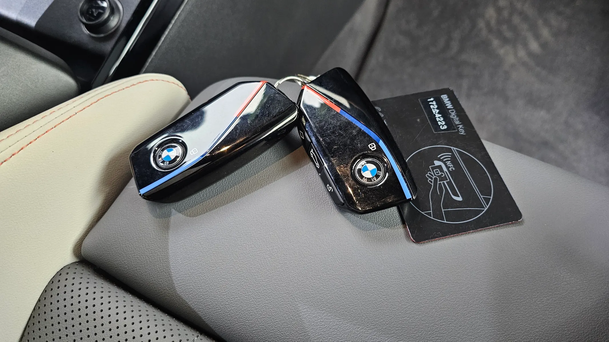 BMW X2 (U10) xDrive M35i 2024 32/33