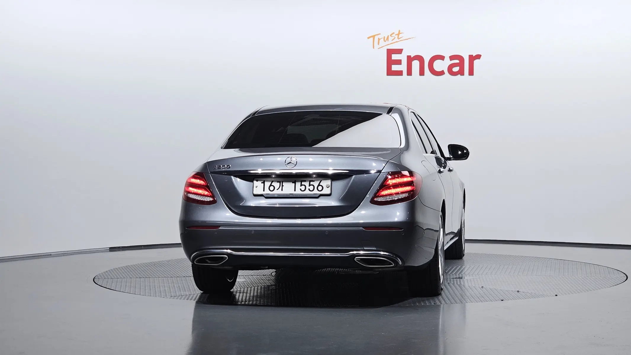 Mercedes-Benz E-Class W213 E200 2017 3/33