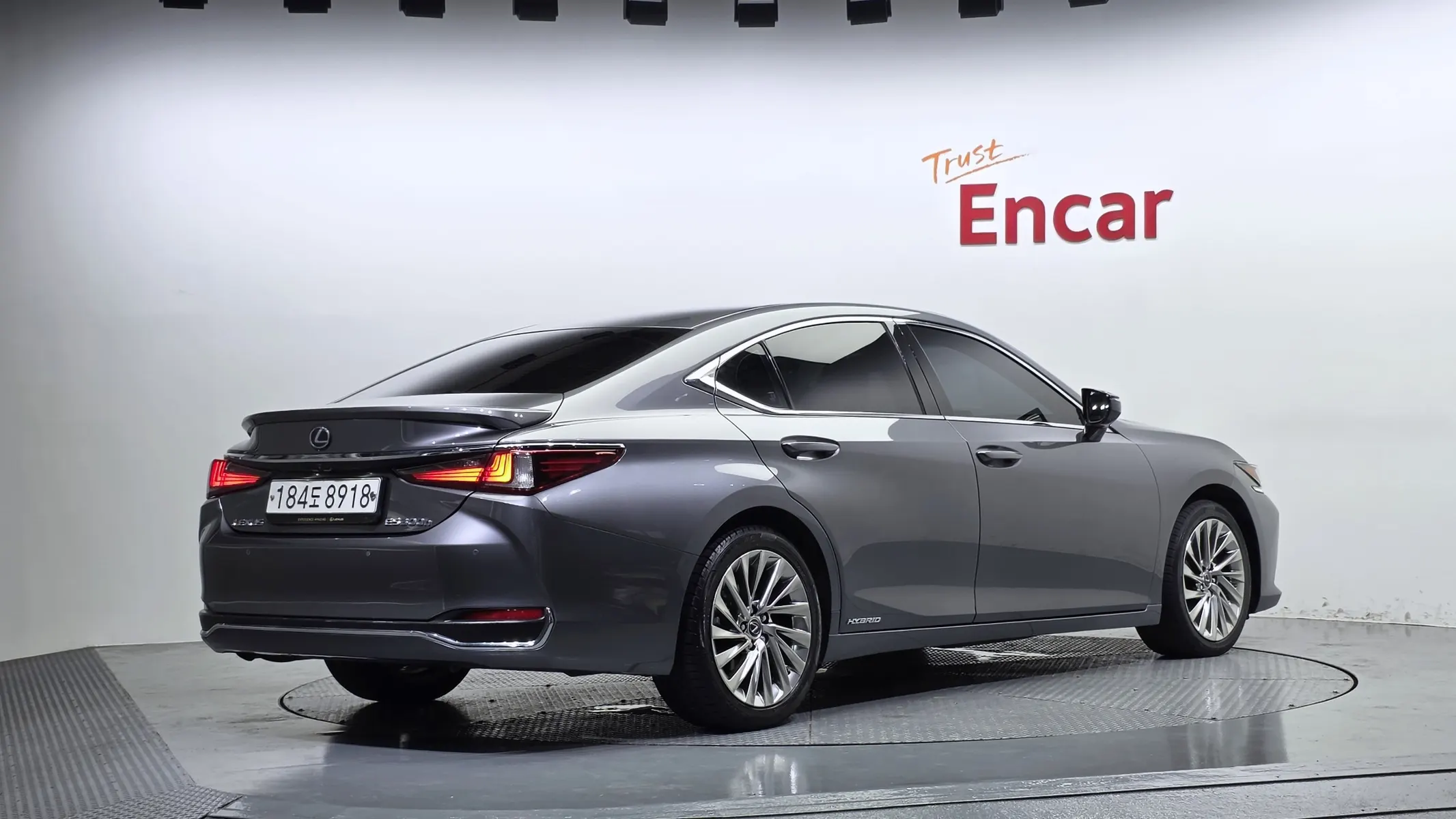 Lexus ES300h 7 2019 2/39
