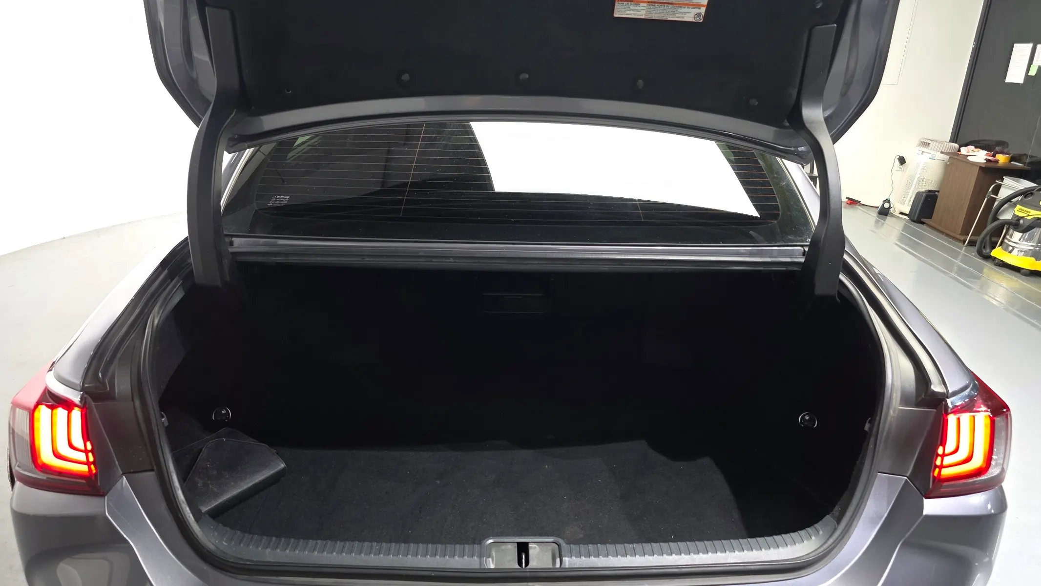 Lexus ES300h 7 2019 38/39