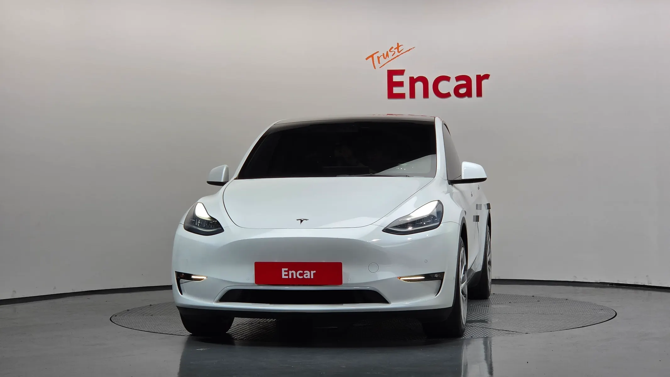 Tesla Y AWD 2021 2/5