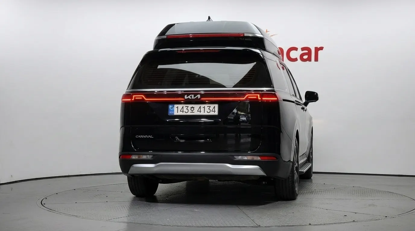 Kia Carnival 9 2022 3/5
