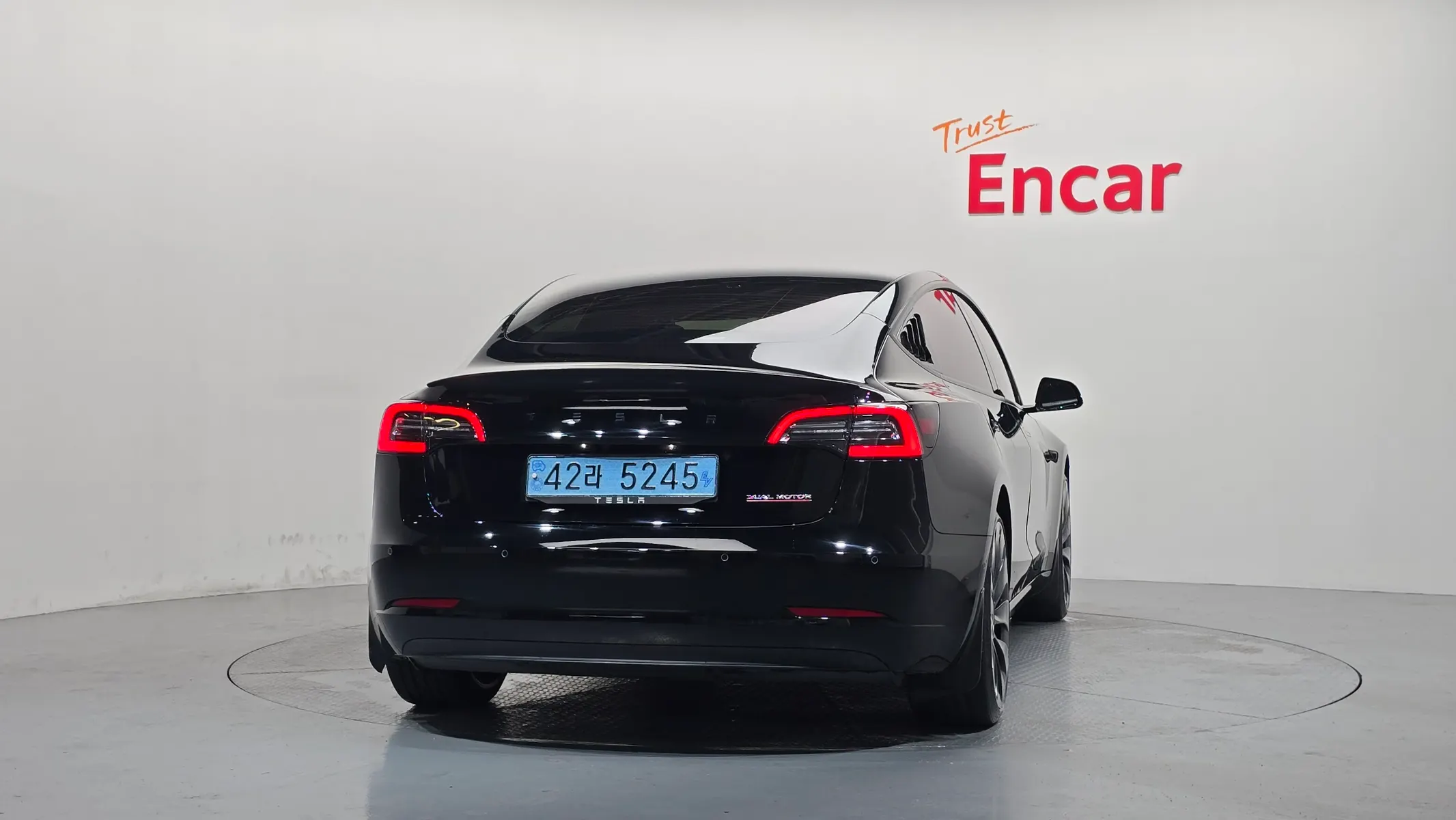 Tesla 3 AWD 2021 3/5