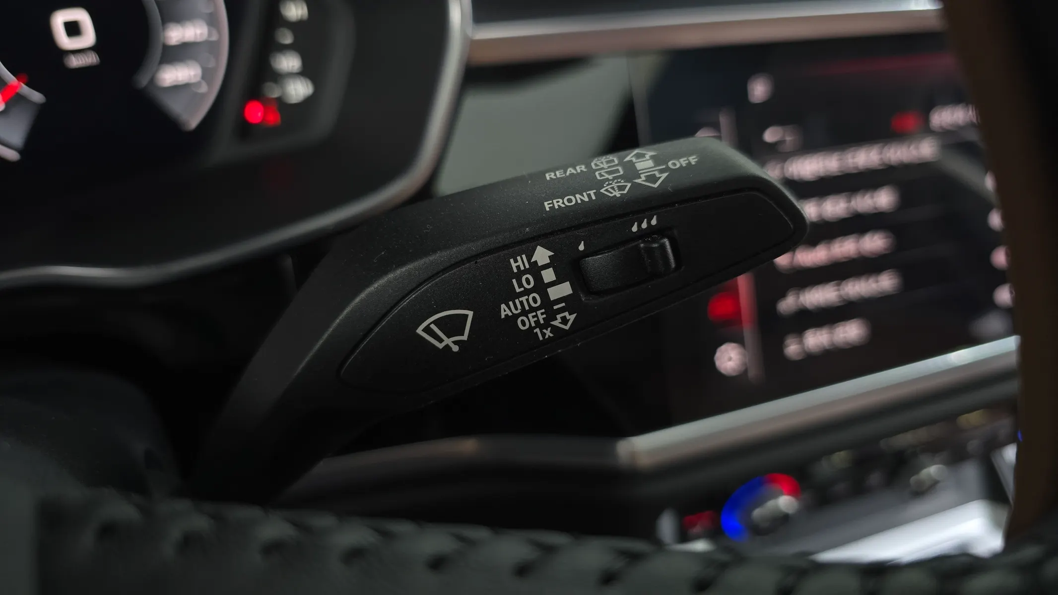 Audi Q3 (F3) 35 TDI 2020 34/35