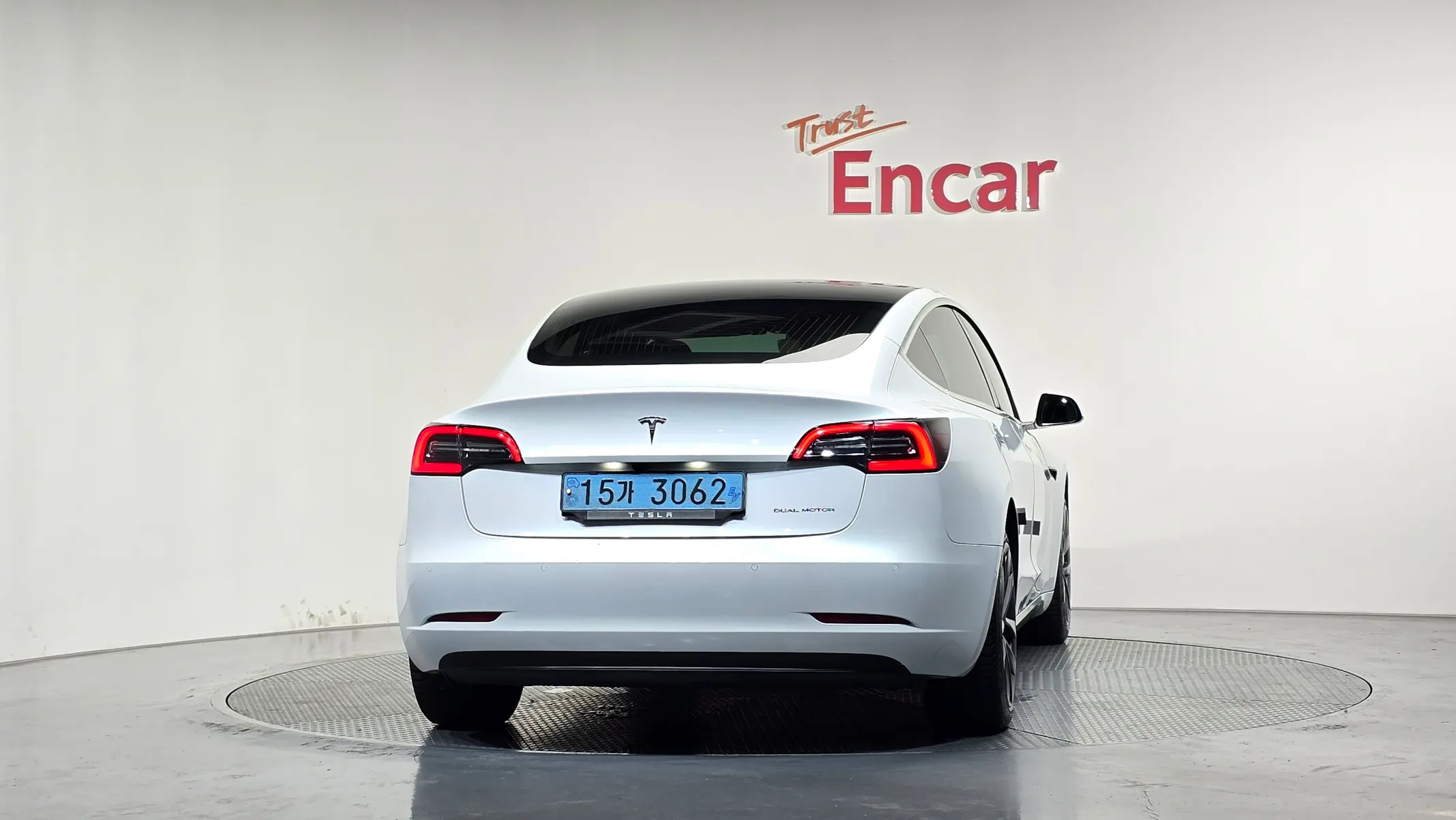 Tesla 3 AWD 2020 3/5
