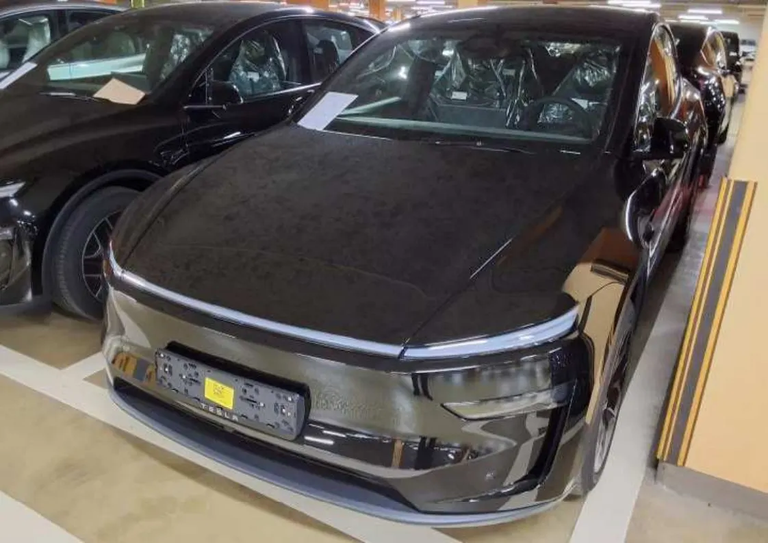 Tesla Y L AWD 2026 2/15
