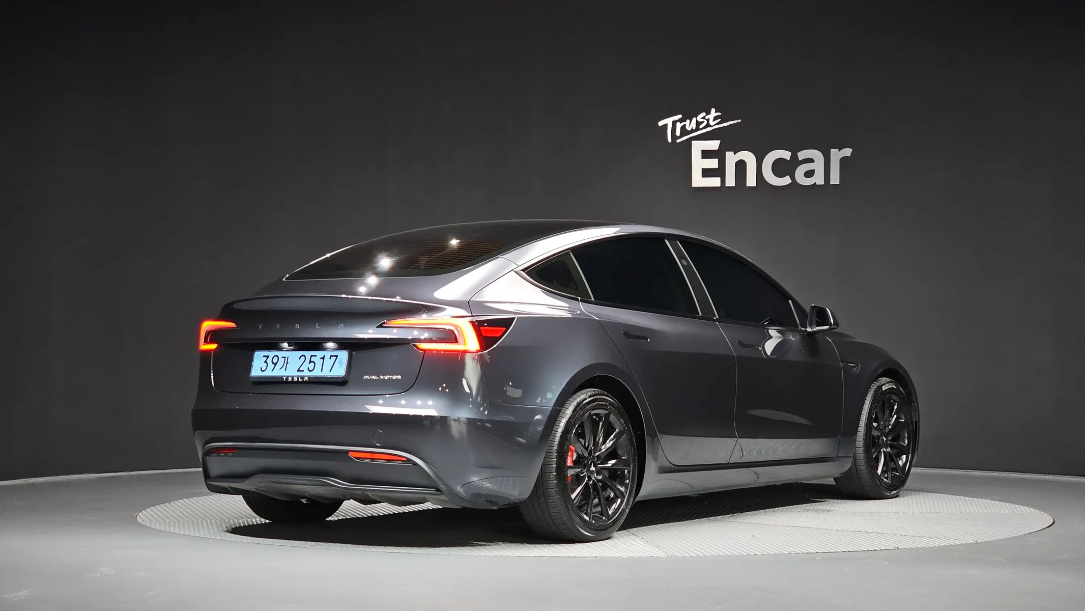 Tesla 3 AWD 2025 2/36