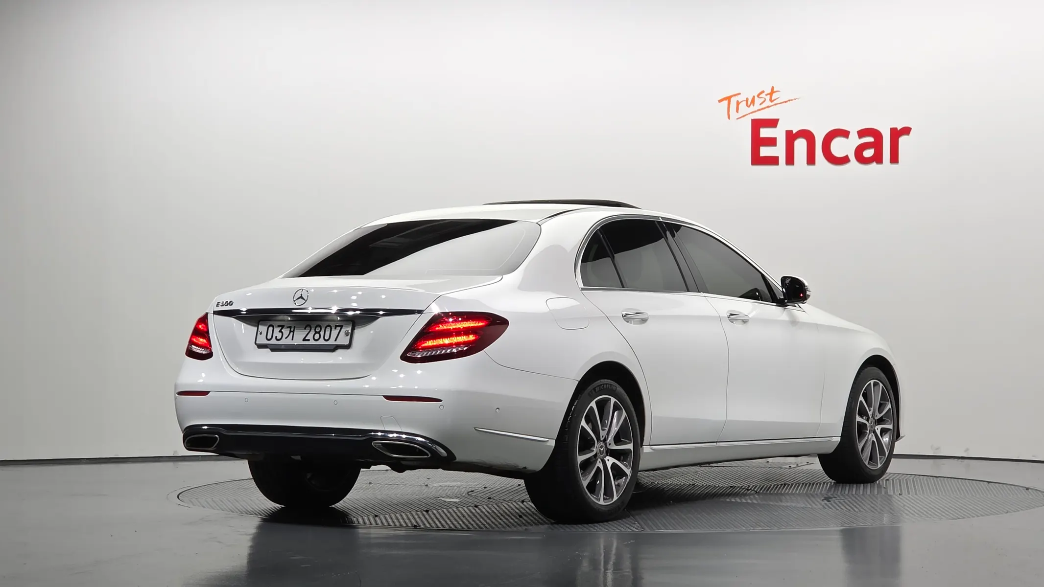 Mercedes-Benz E-Class W213 E300 2018 2/31