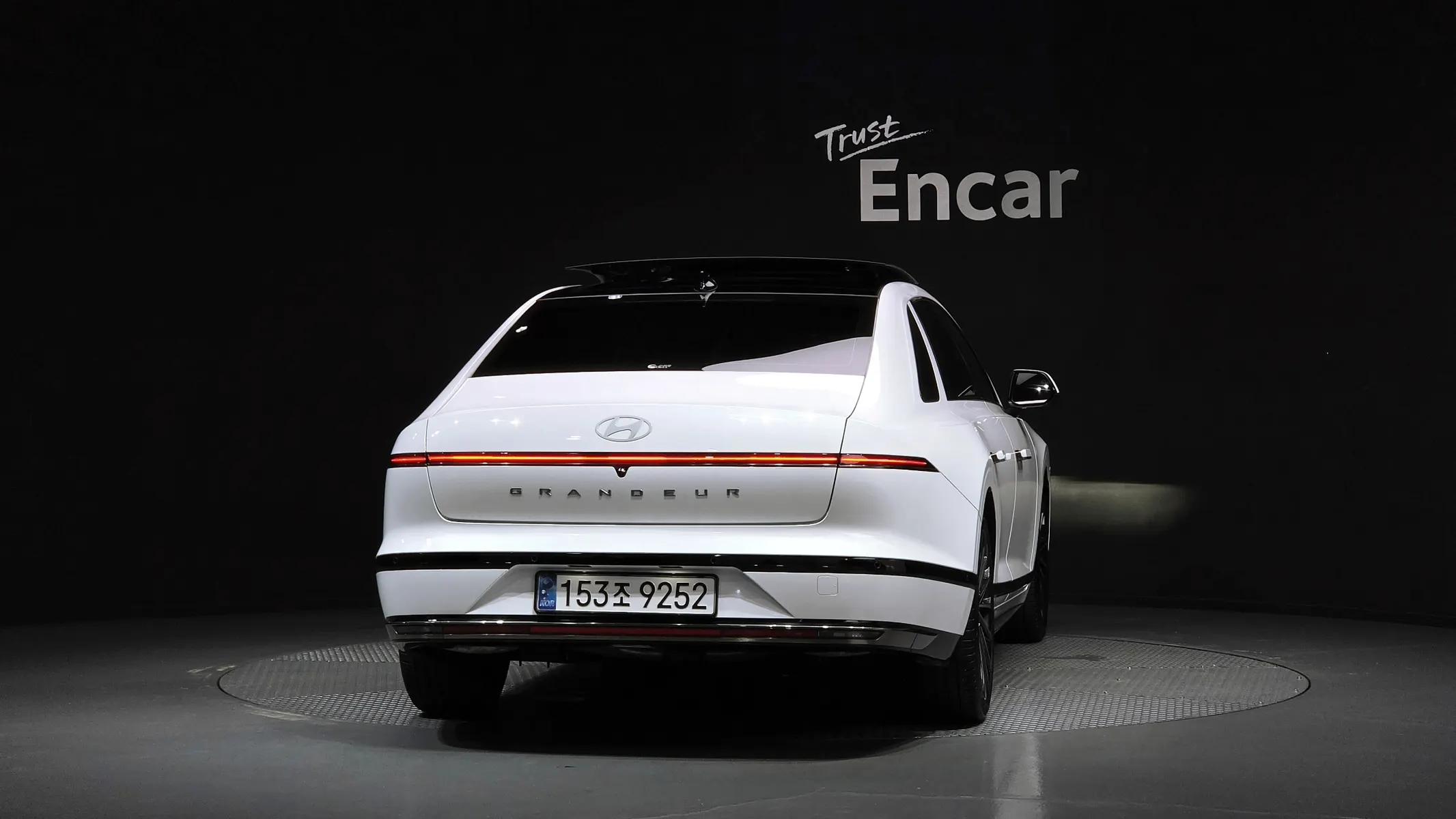 Hyundai (GN7) 2024 3/5