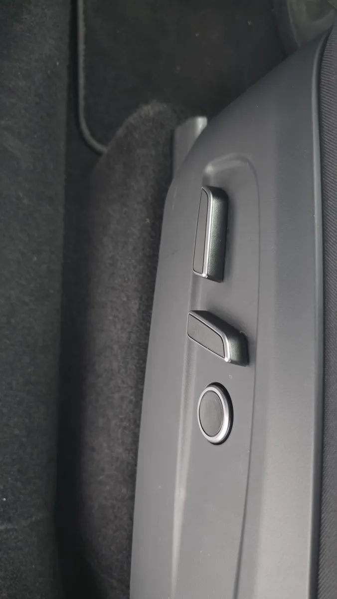 Tesla Y RWD 2026 37/38