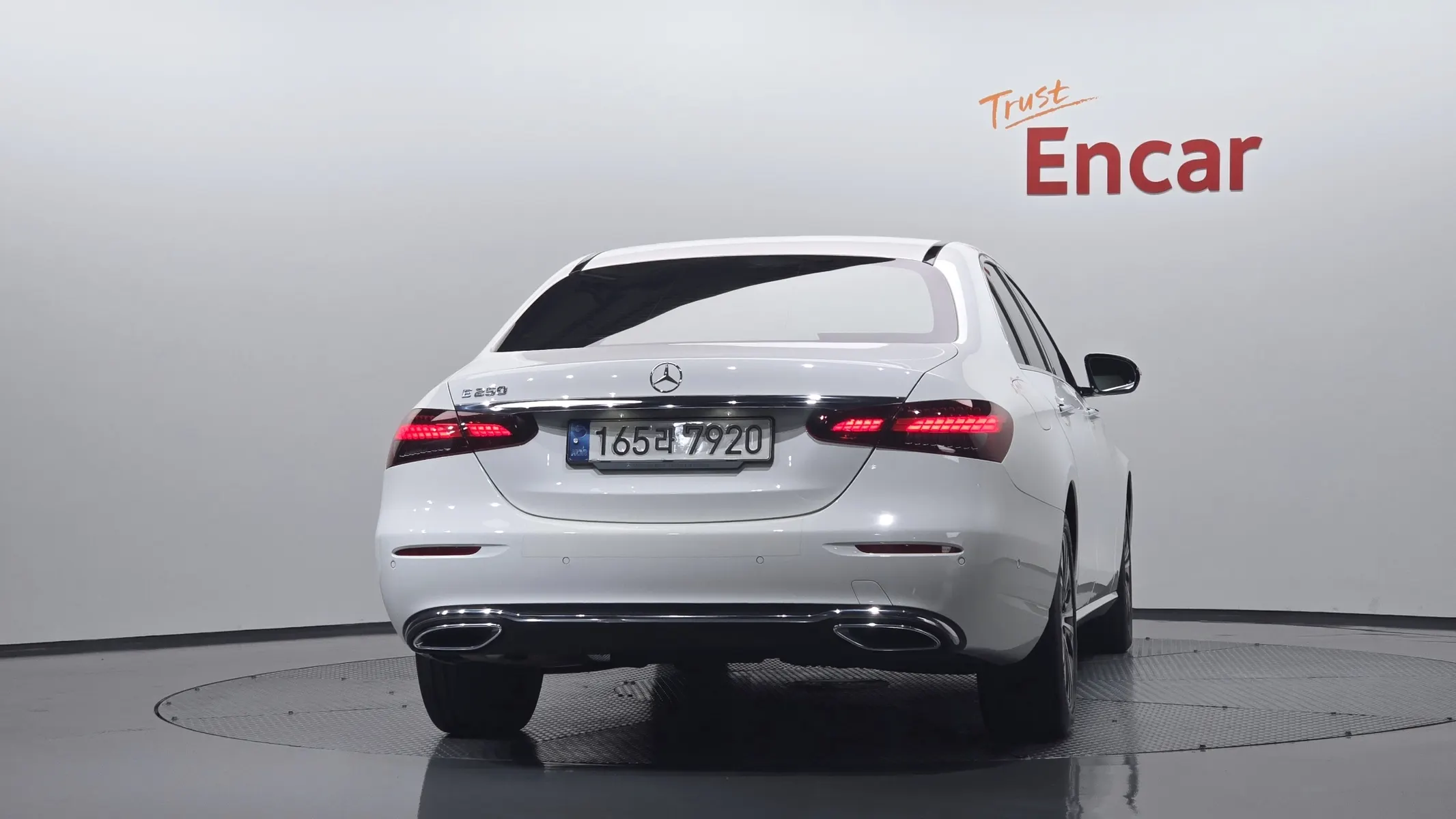 Mercedes-Benz E-Class W213 E250 2021 3/33