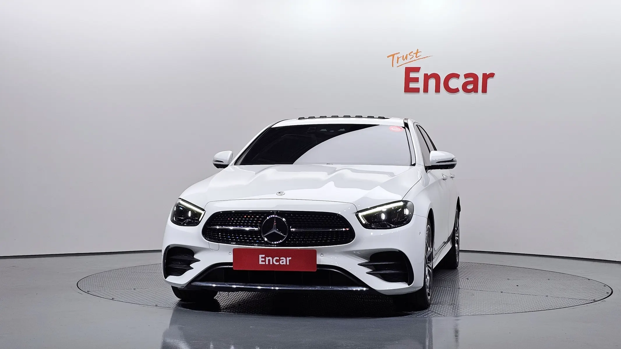 Mercedes-Benz E-Class W213 E220d 4MATIC AMG Line 2021 3/38