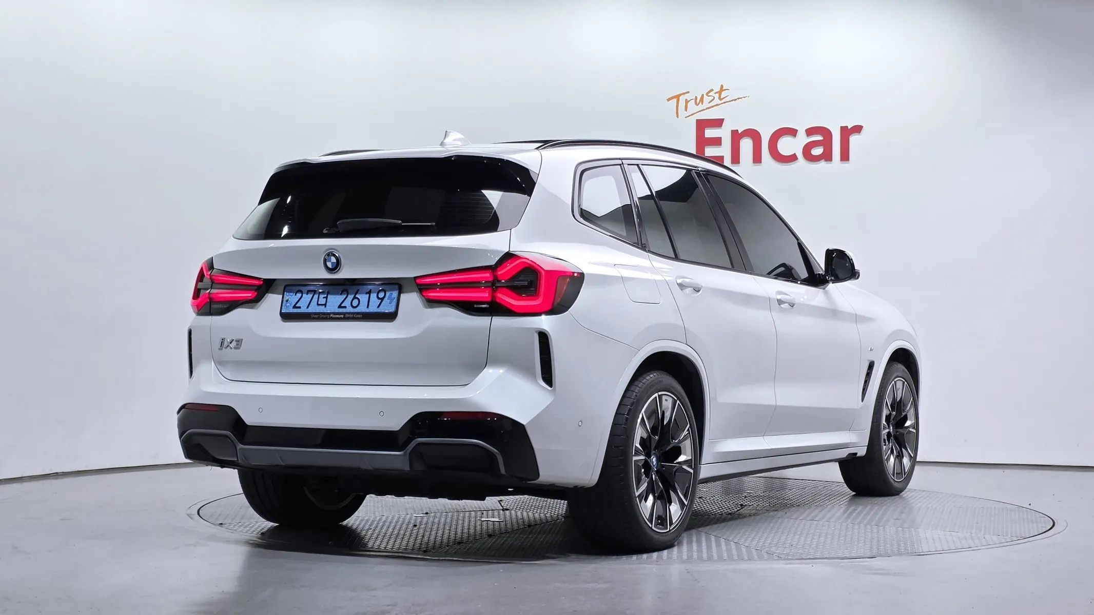BMW iX3 M 2024 2/37