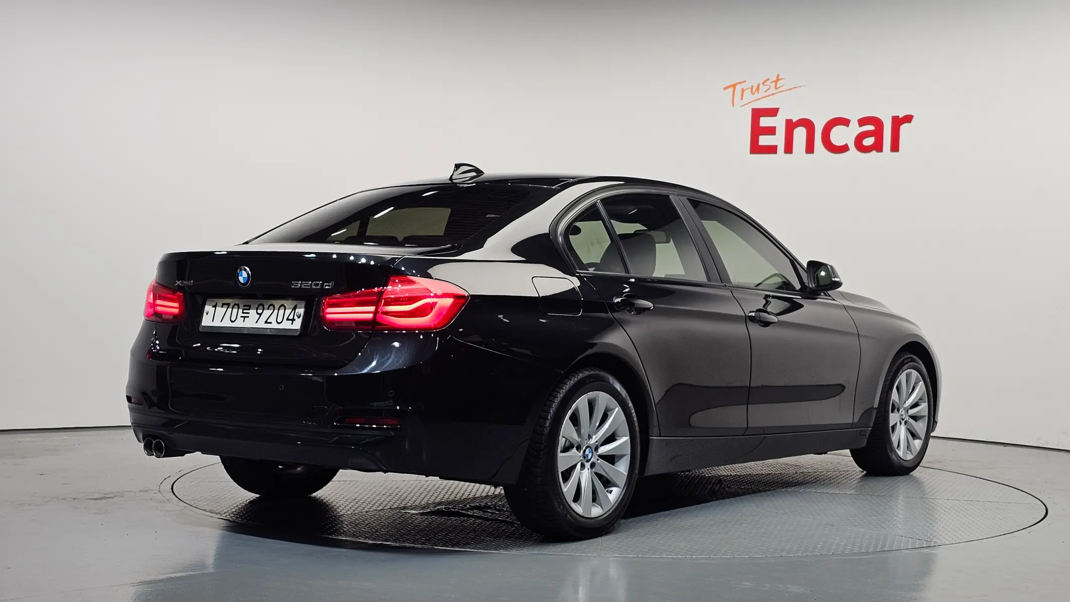 BMW 3 Series (F30) 320d xDrive 2015 2/21
